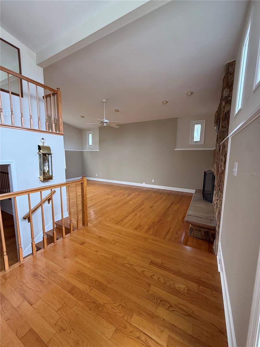 Image 5 of 39 For 103 Lake Brantley Terrace