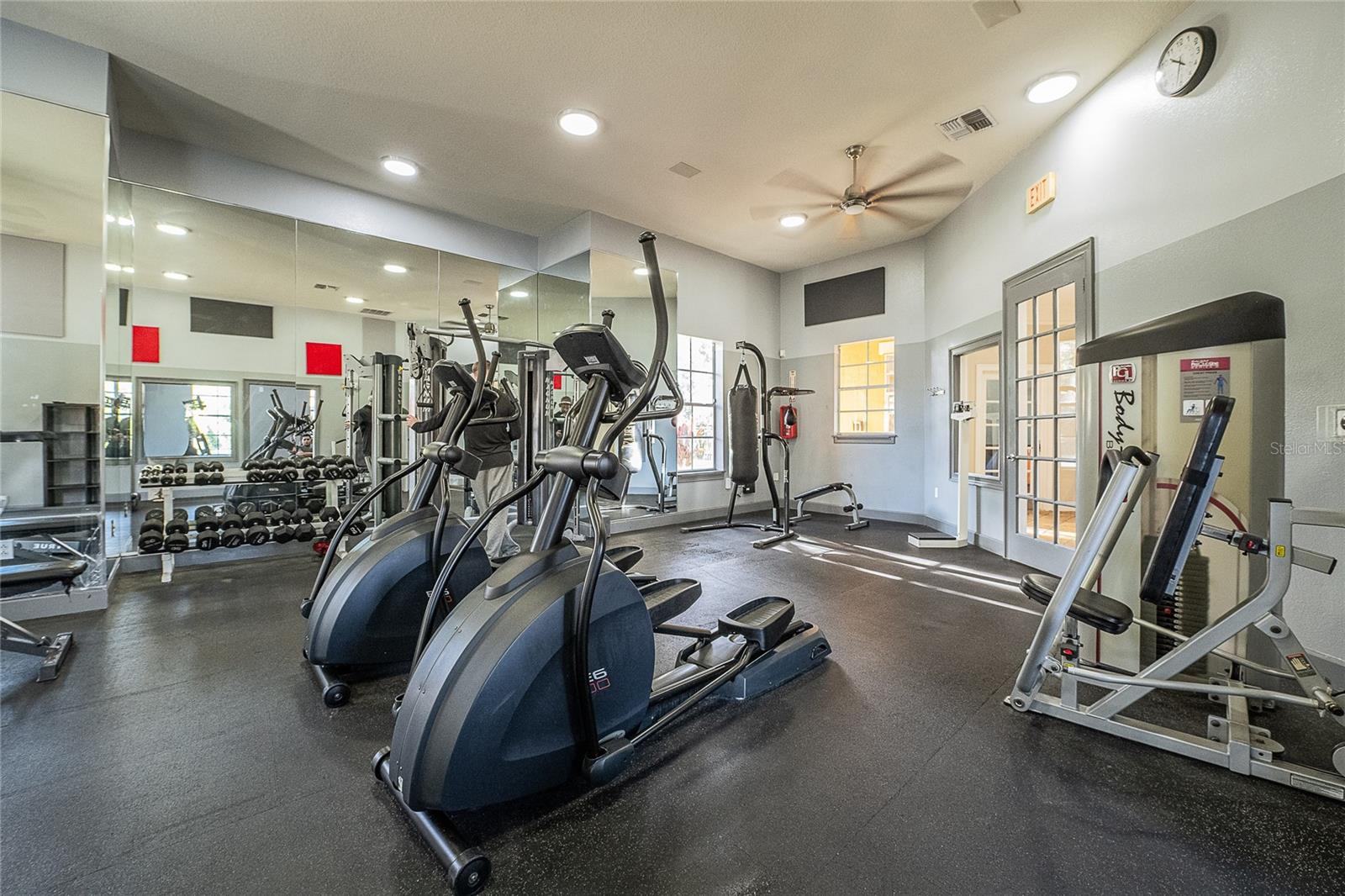 Image 31 of 32 For 19900 Villa Tuscany Drive 106