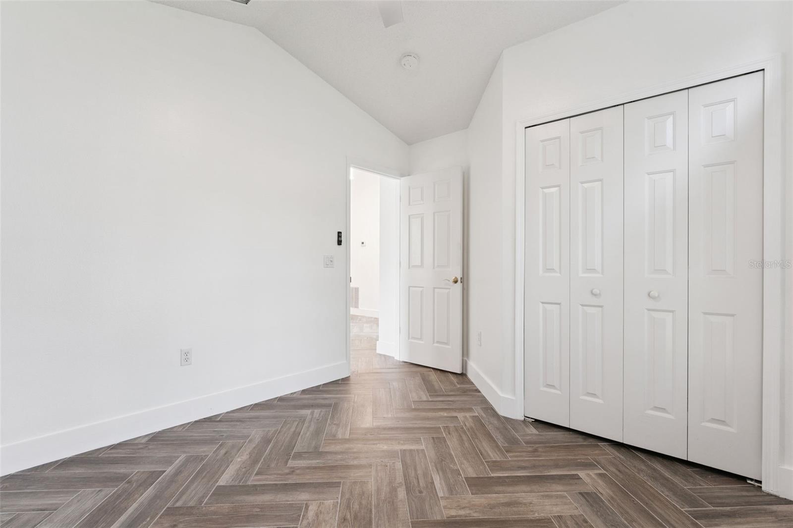 Image 16 of 49 For 655 Eagle Pointe S