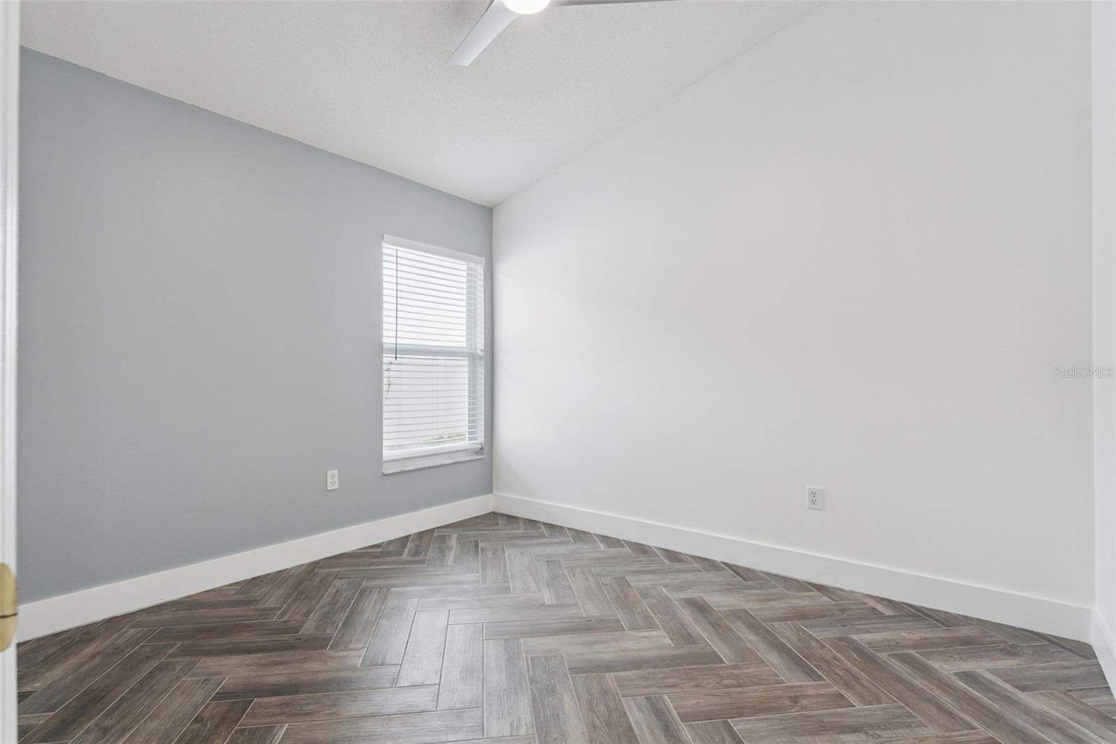 Image 17 of 49 For 655 Eagle Pointe S