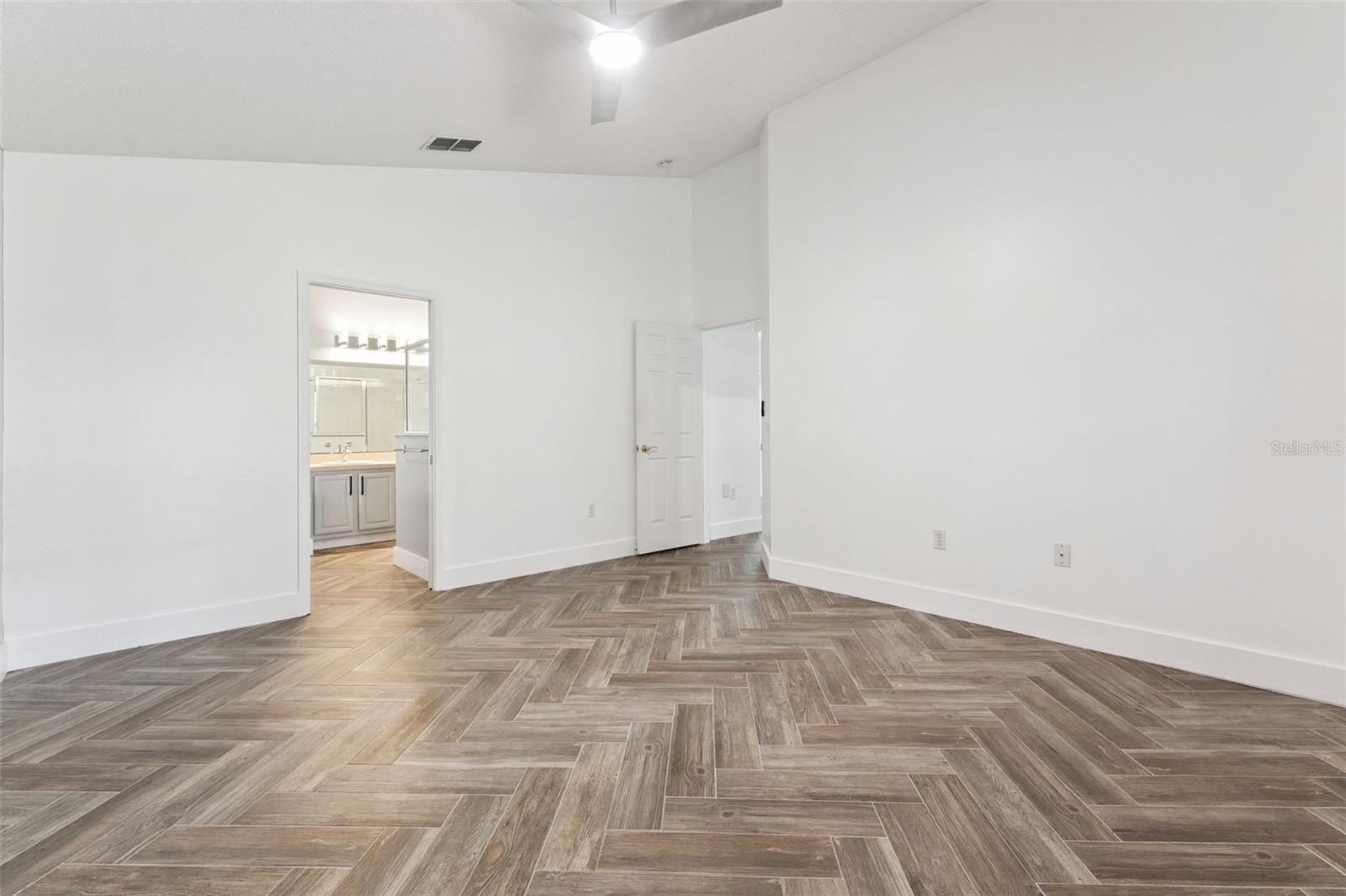 Image 23 of 49 For 655 Eagle Pointe S