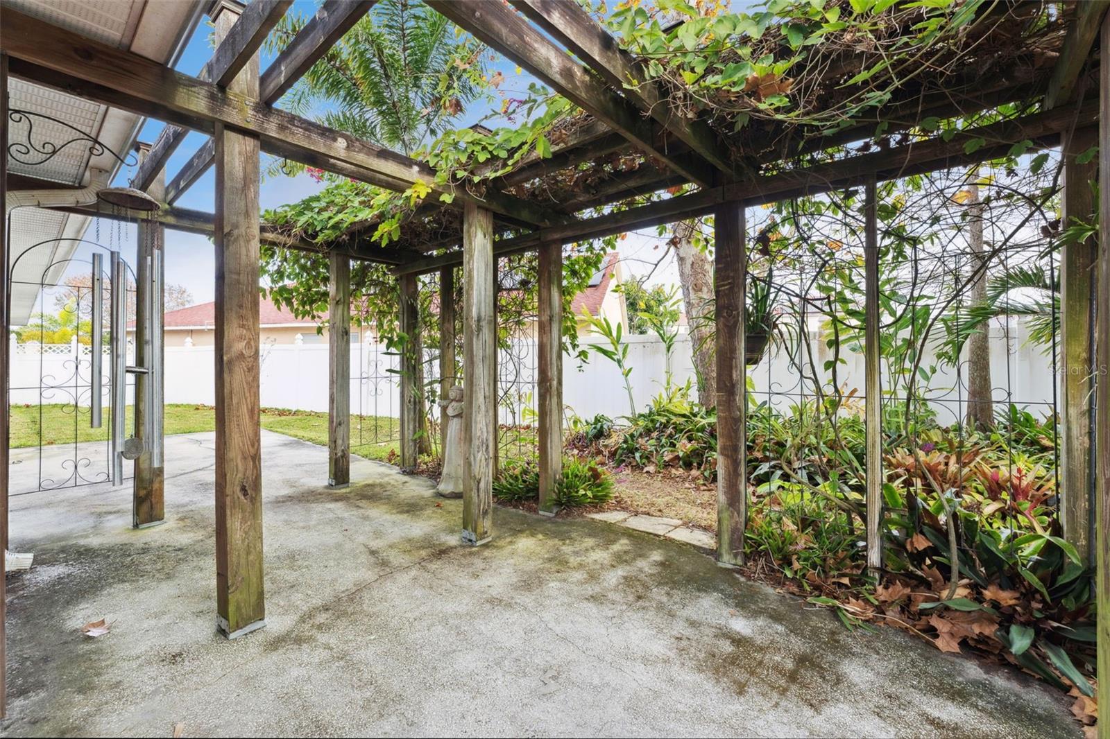 Image 41 of 49 For 655 Eagle Pointe S