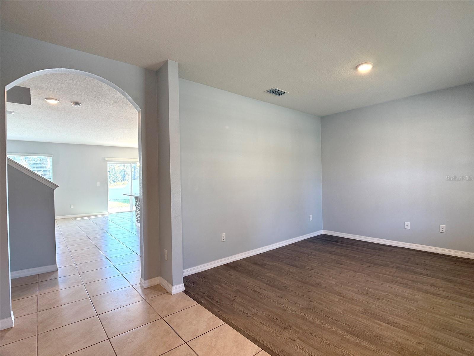 Image 2 of 49 For 389 Tanglewood Drive