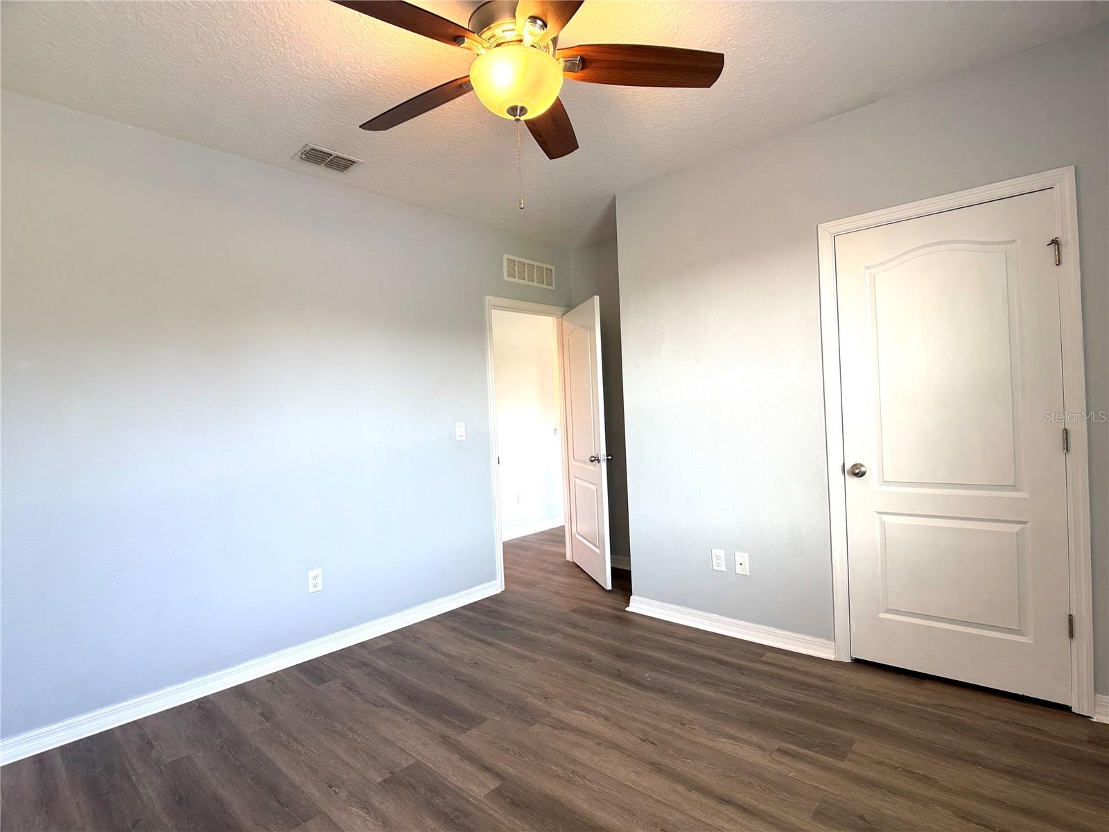 Image 23 of 49 For 389 Tanglewood Drive