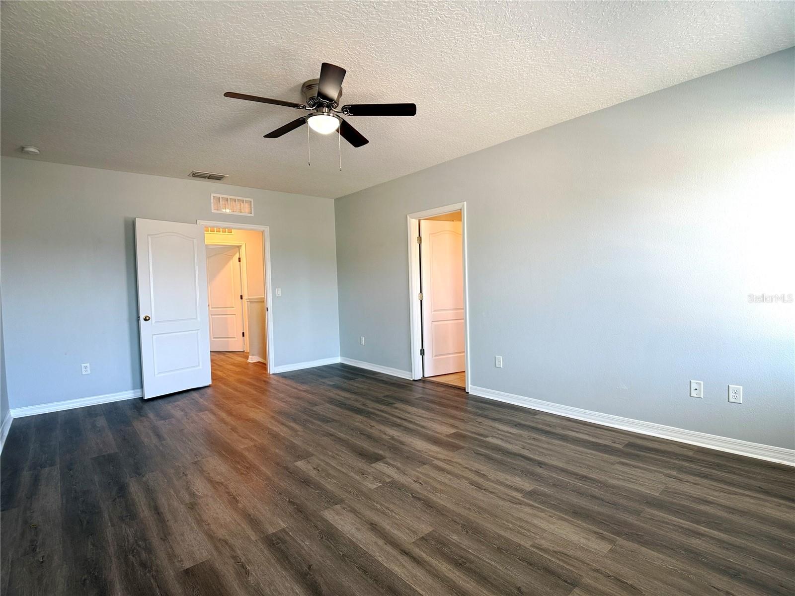 Image 33 of 49 For 389 Tanglewood Drive