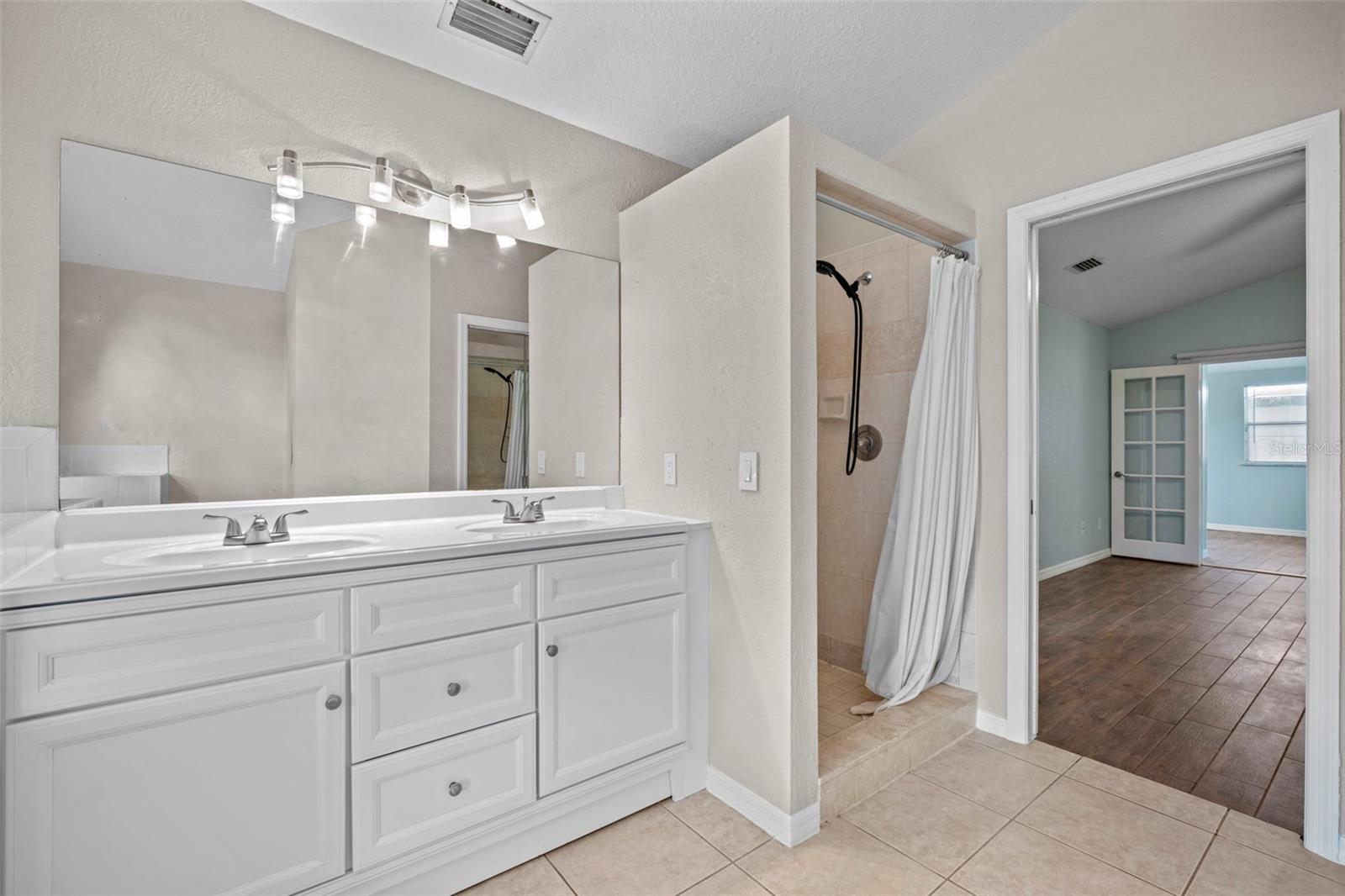 Image 37 of 66 For 1710 Crane Creek Boulevard