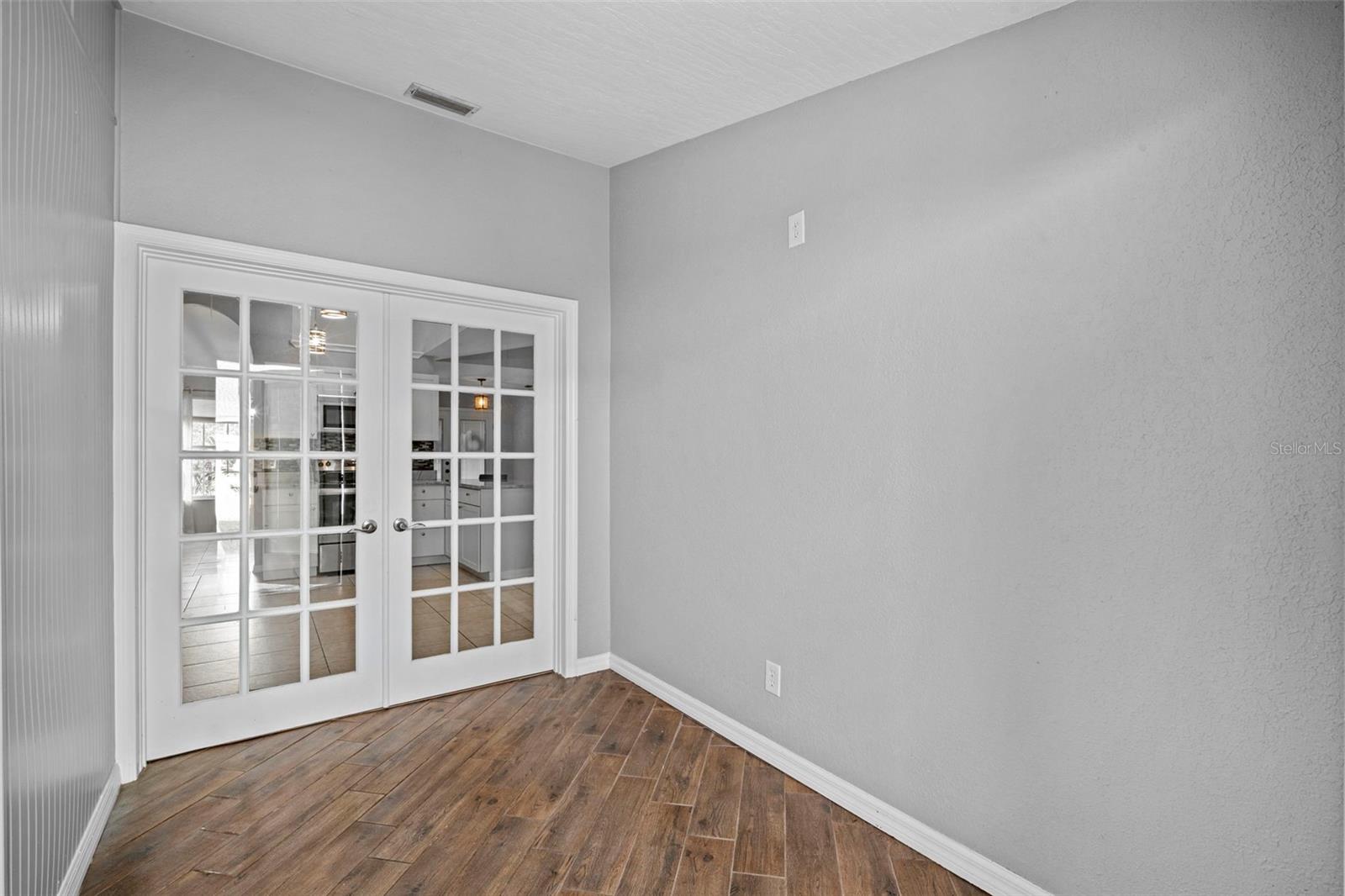 Image 42 of 66 For 1710 Crane Creek Boulevard