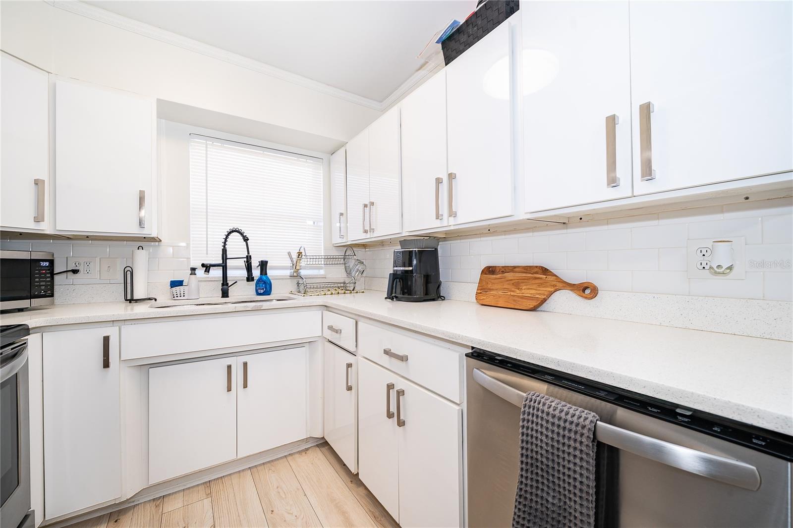 Image 11 of 26 For 917 Romano Avenue