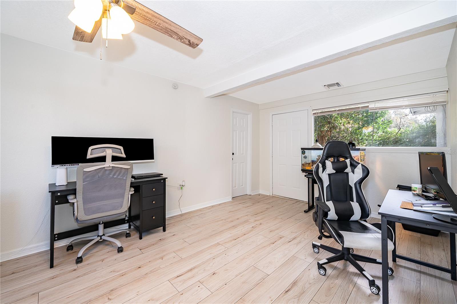 Image 12 of 26 For 917 Romano Avenue