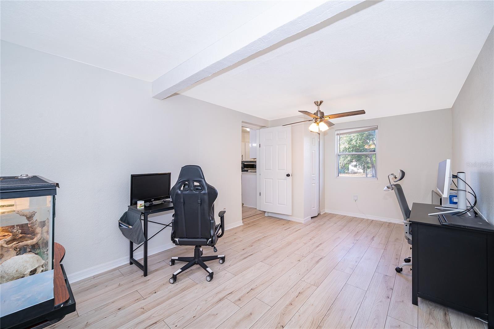 Image 13 of 26 For 917 Romano Avenue