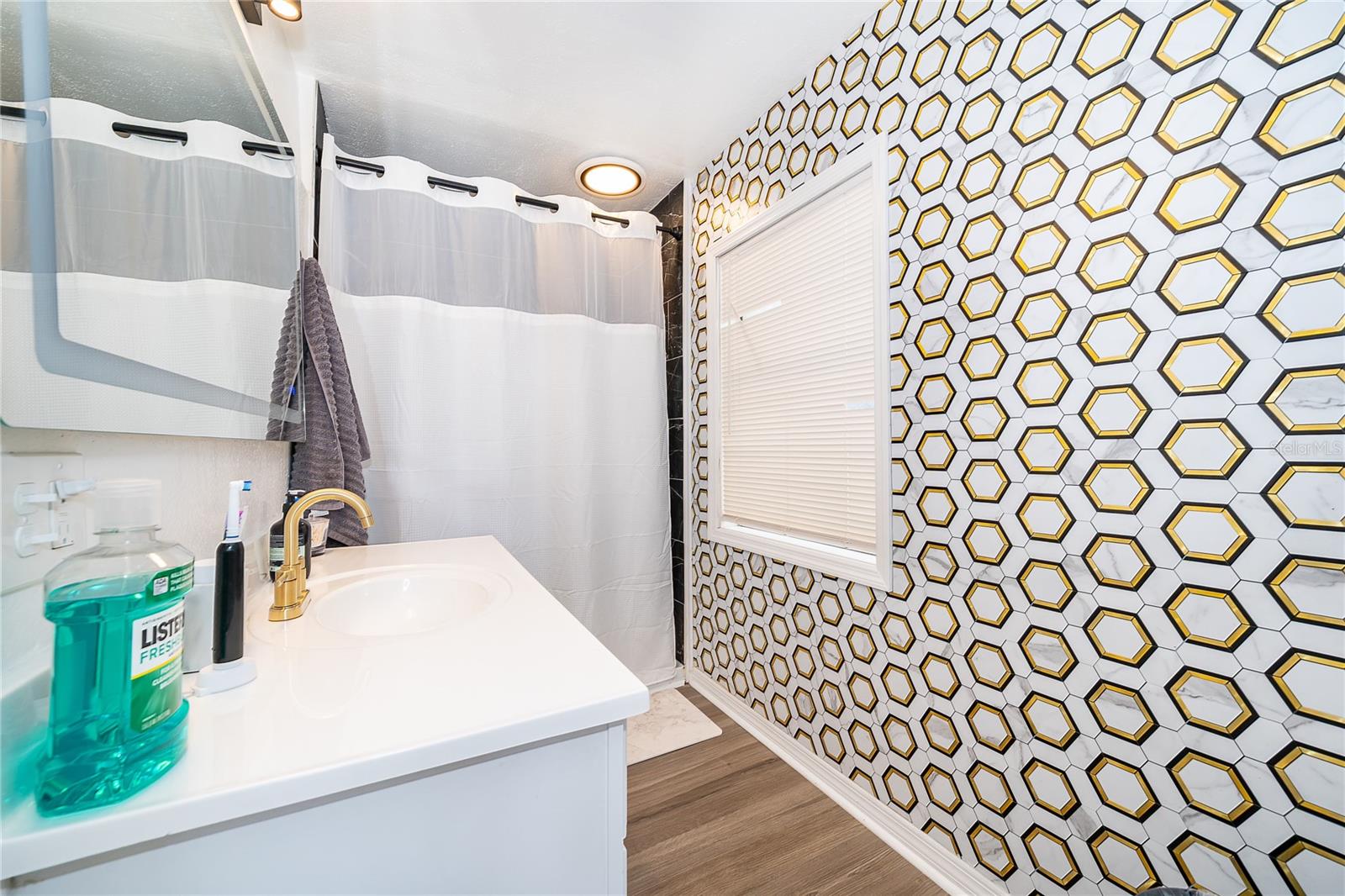 Image 22 of 26 For 917 Romano Avenue