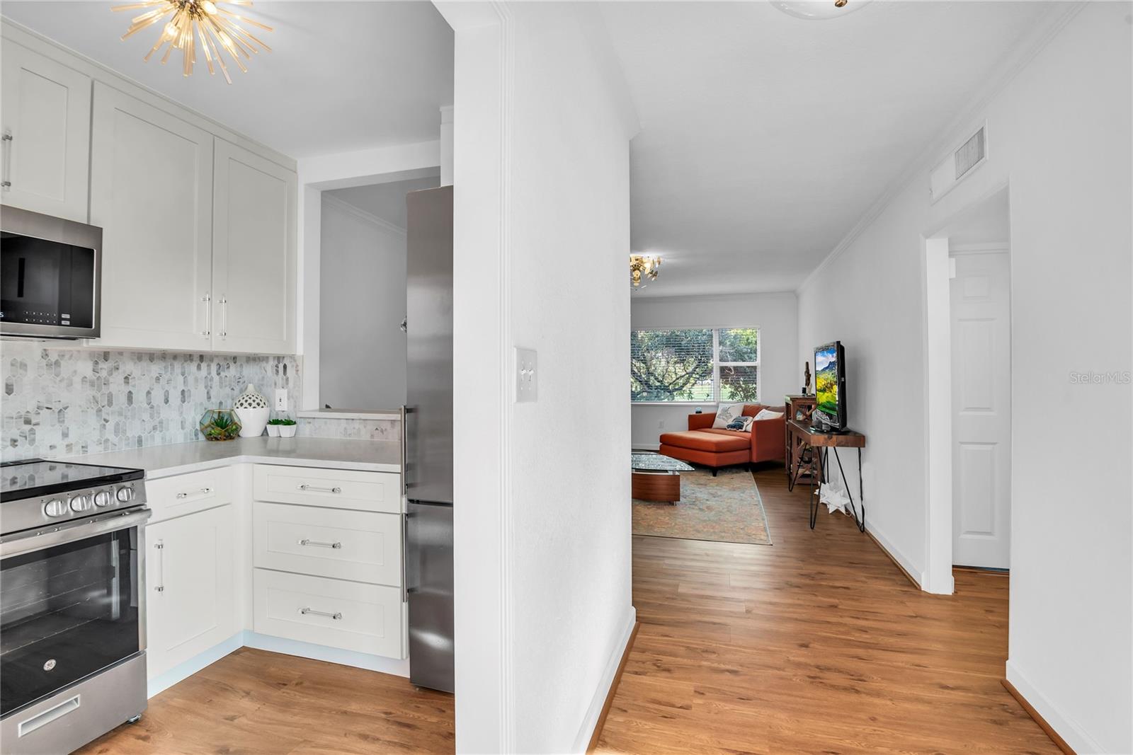 Image 11 of 28 For 640 Park Avenue 5