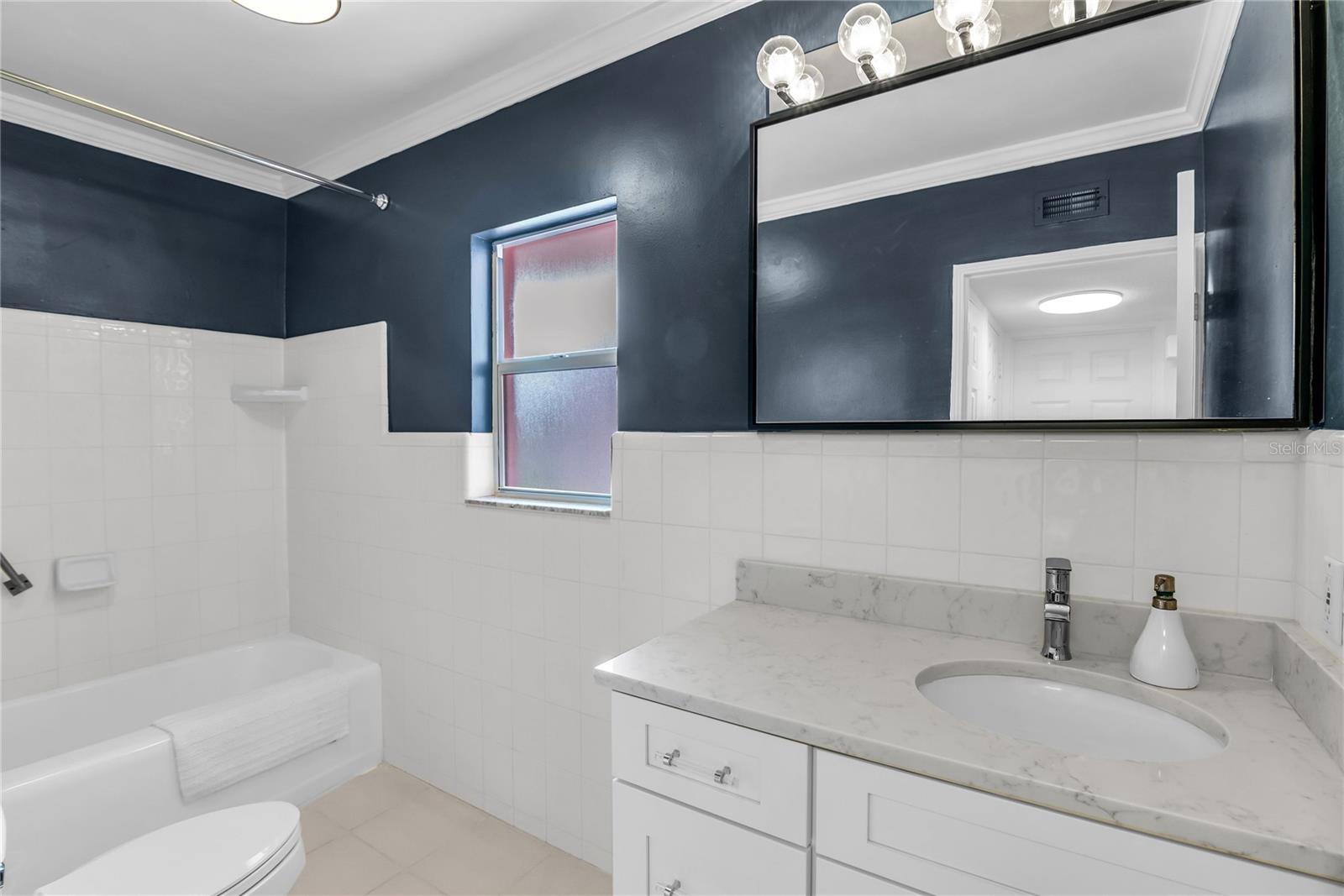 Image 16 of 28 For 640 Park Avenue 5