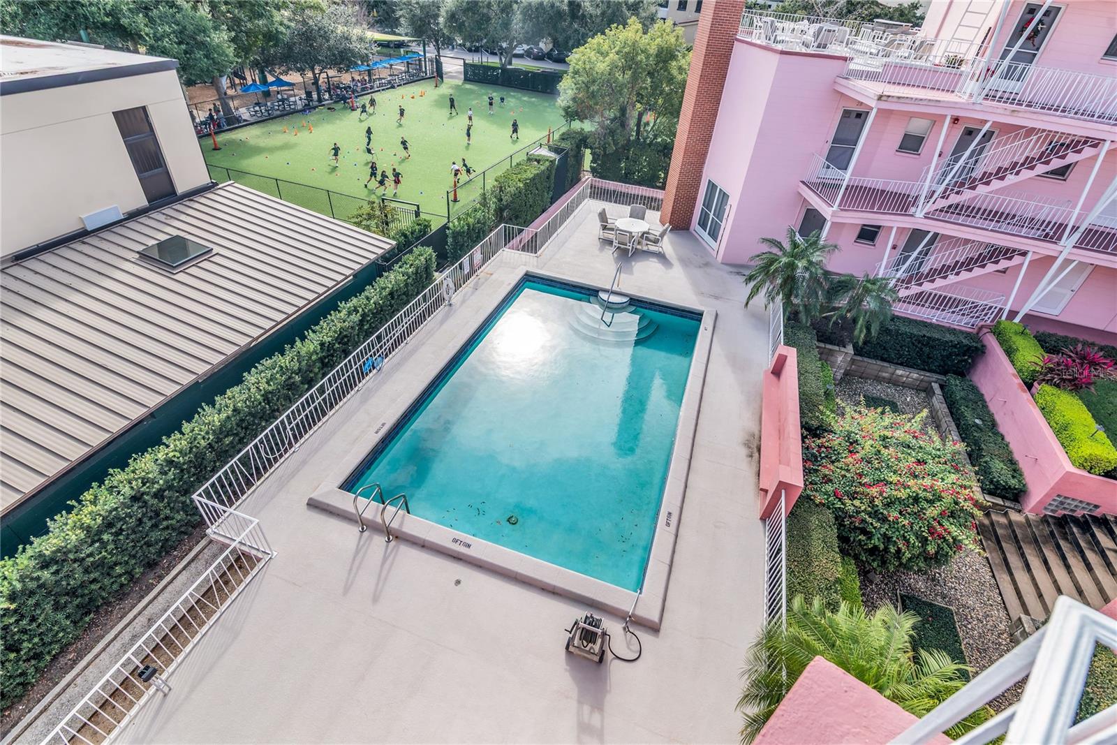 Image 23 of 28 For 640 Park Avenue 5