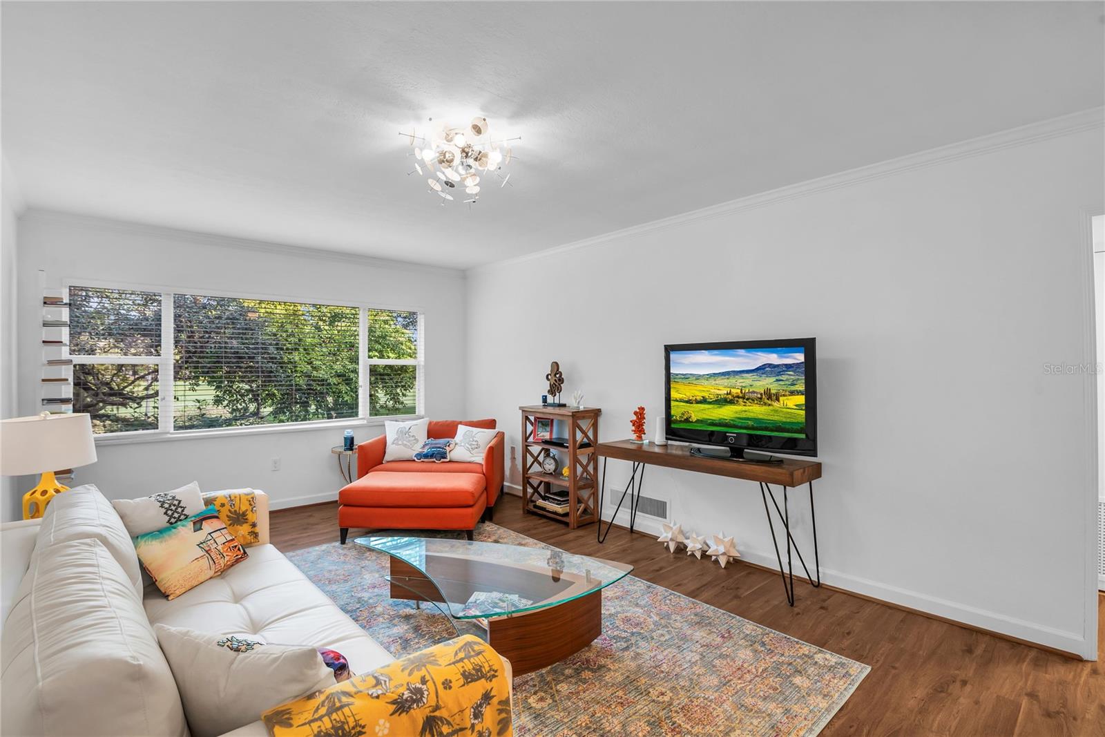 Image 3 of 28 For 640 Park Avenue 5