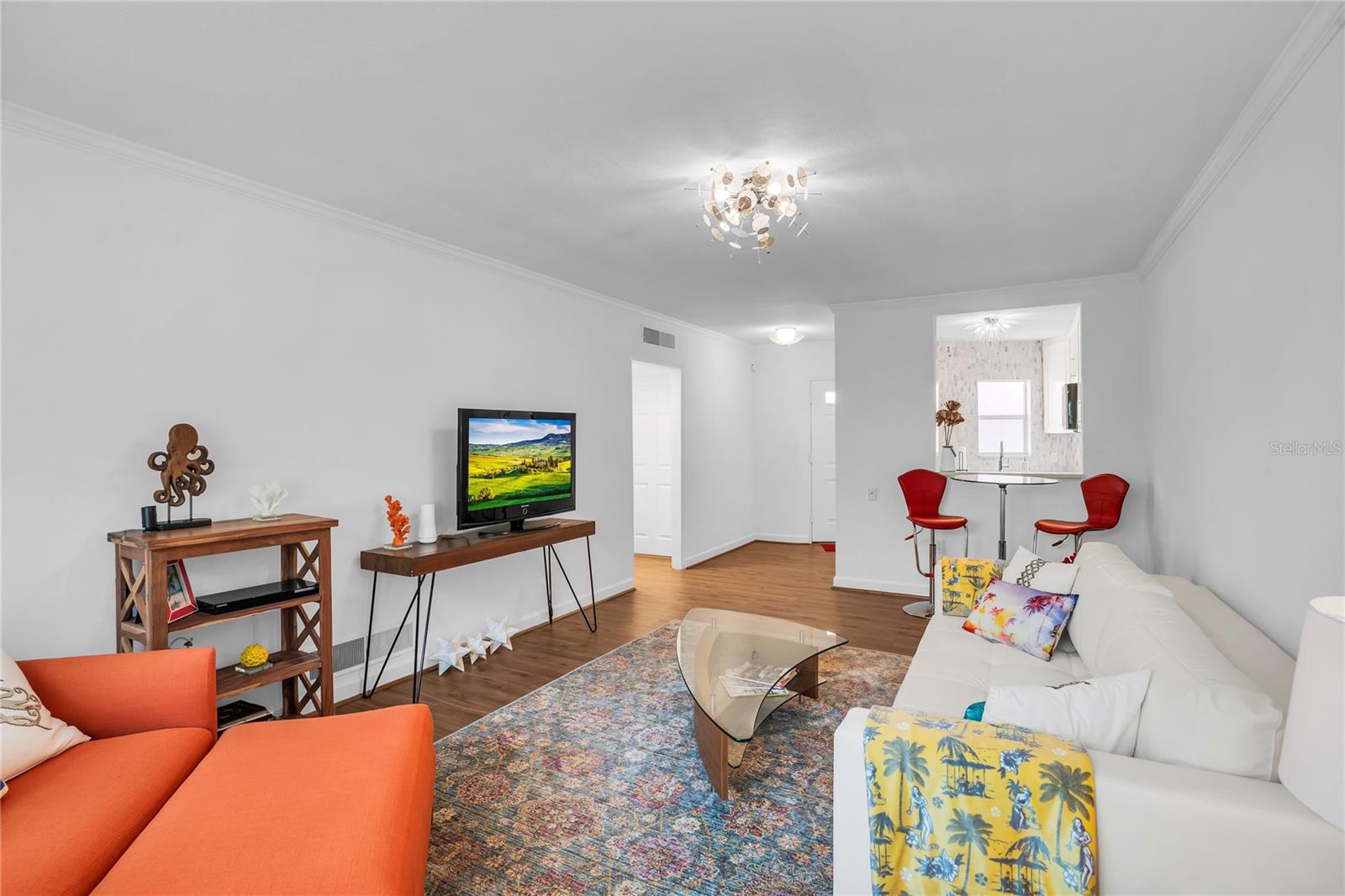 Image 5 of 28 For 640 Park Avenue 5