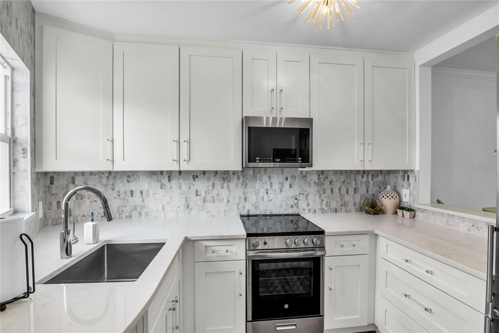 Image 6 of 28 For 640 Park Avenue 5