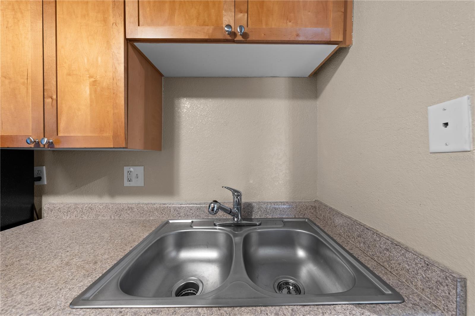 Image 8 of 55 For 256 Lewfield Circle 256