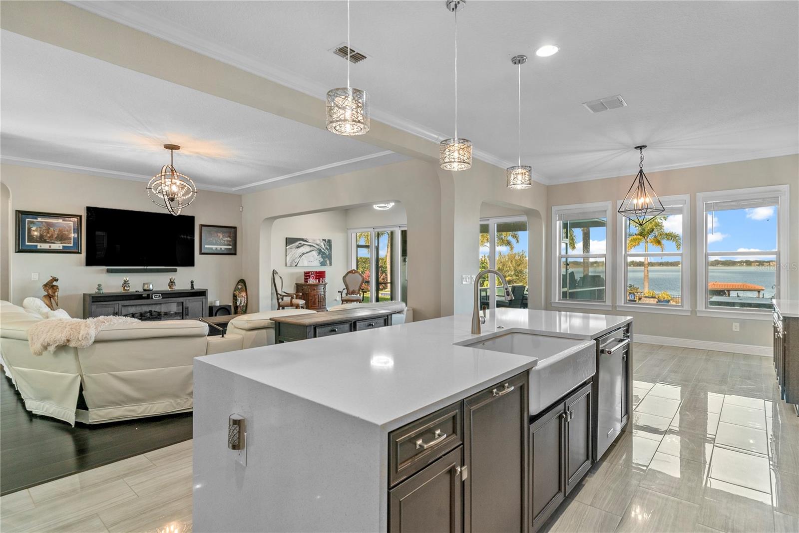 Image 13 of 58 For 16743 Broadwater Avenue