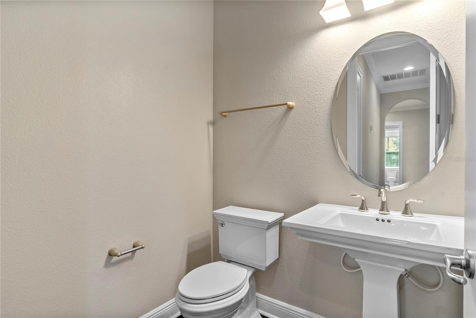 Image 20 of 58 For 16743 Broadwater Avenue