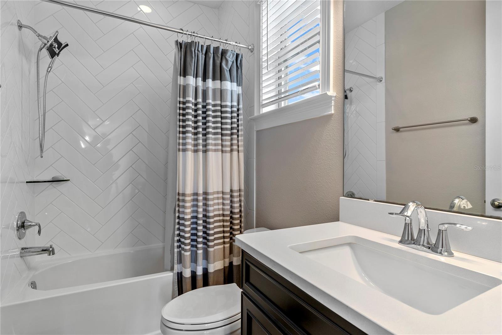 Image 36 of 58 For 16743 Broadwater Avenue