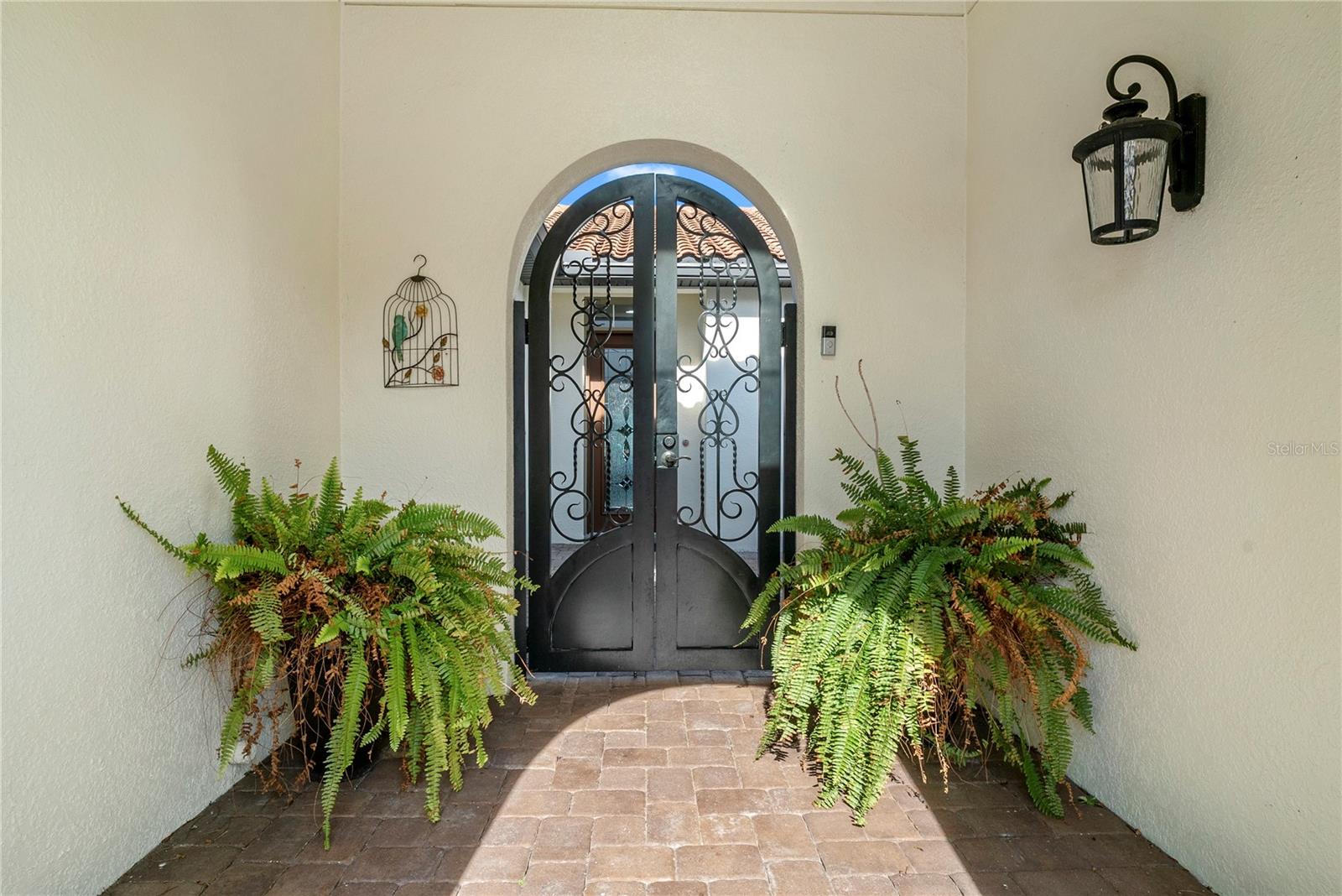 Image 4 of 58 For 16743 Broadwater Avenue