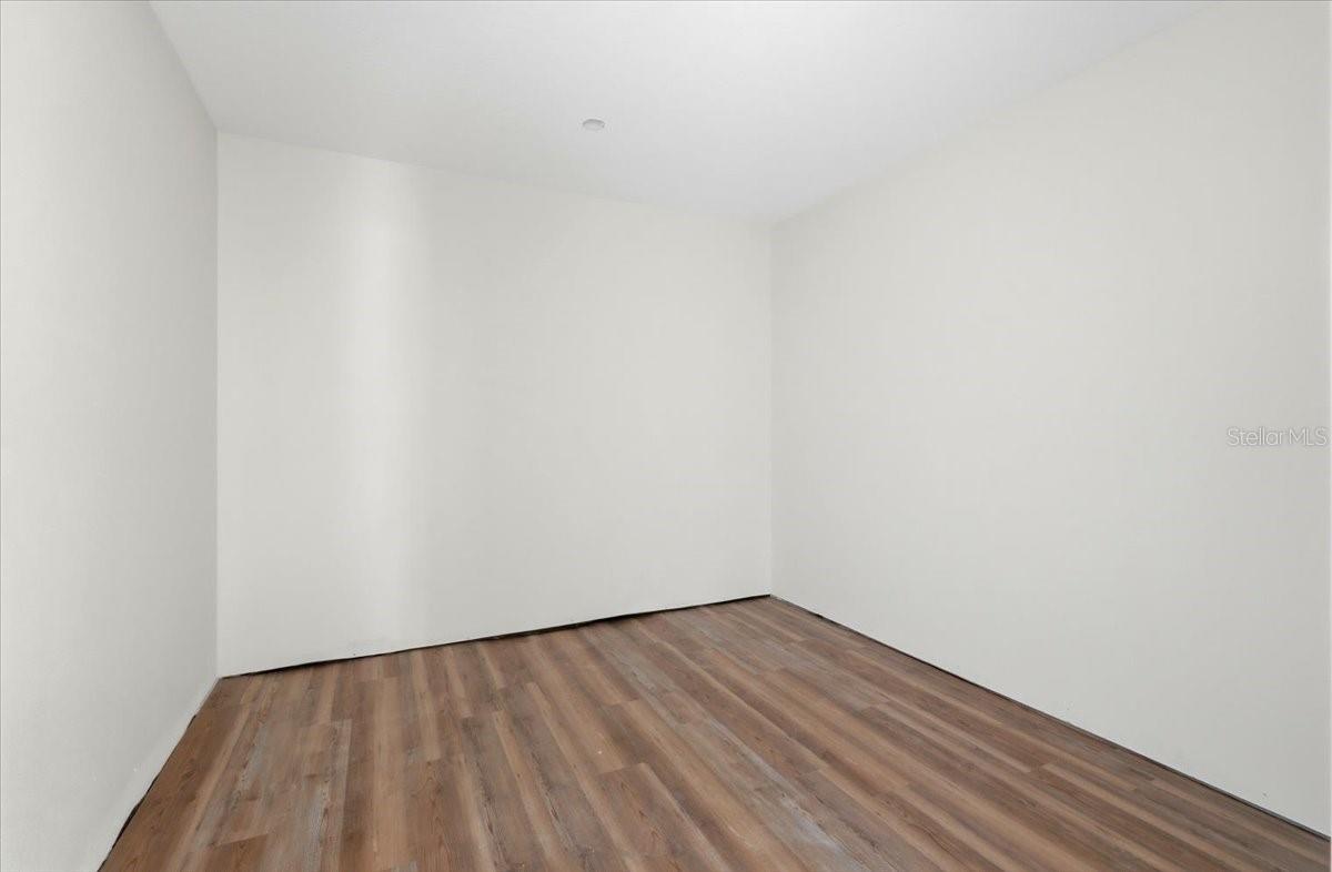 Image 14 of 22 For 518 Bennett Street