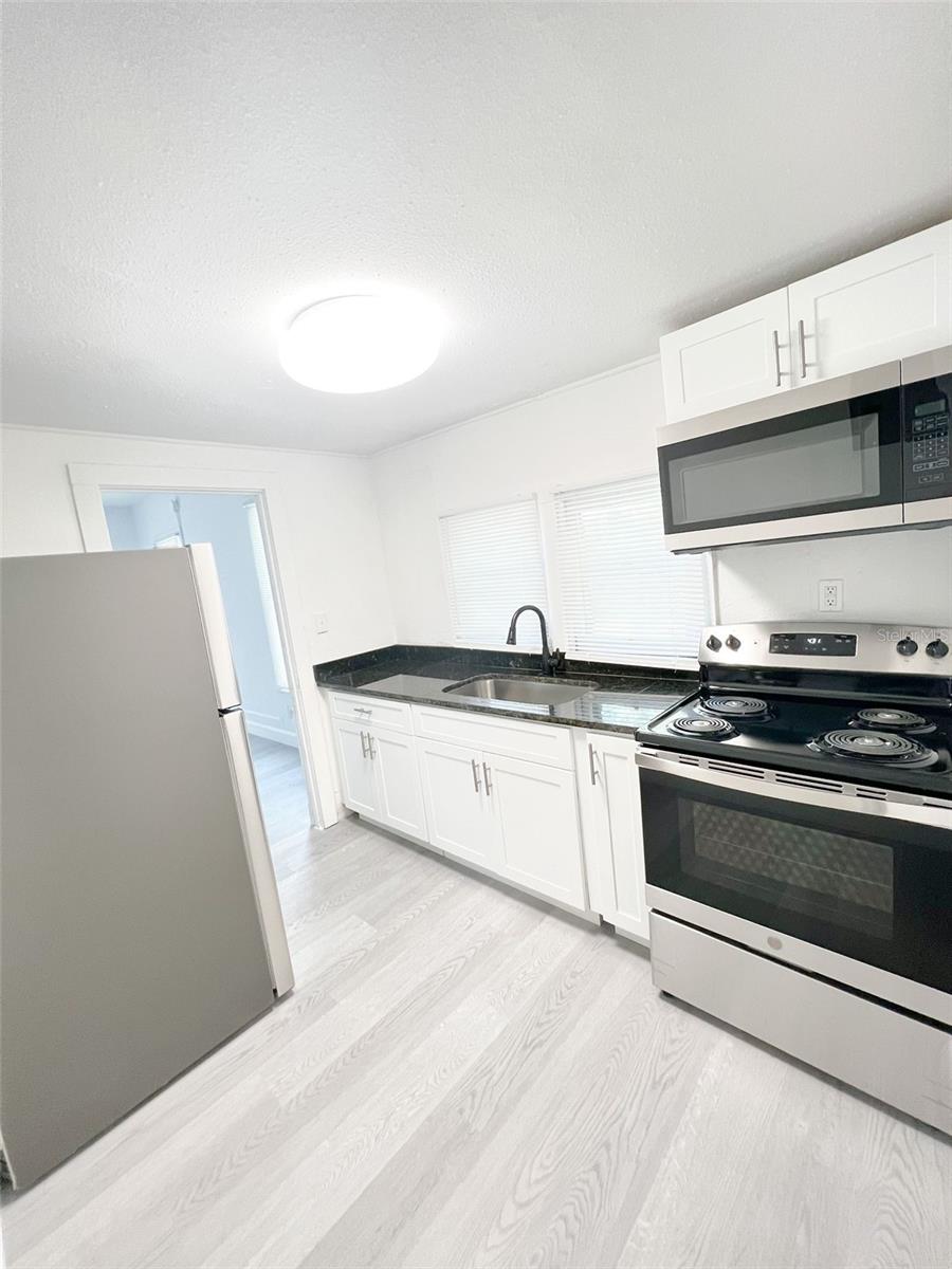 Image 19 of 36 For 205 Grove Street