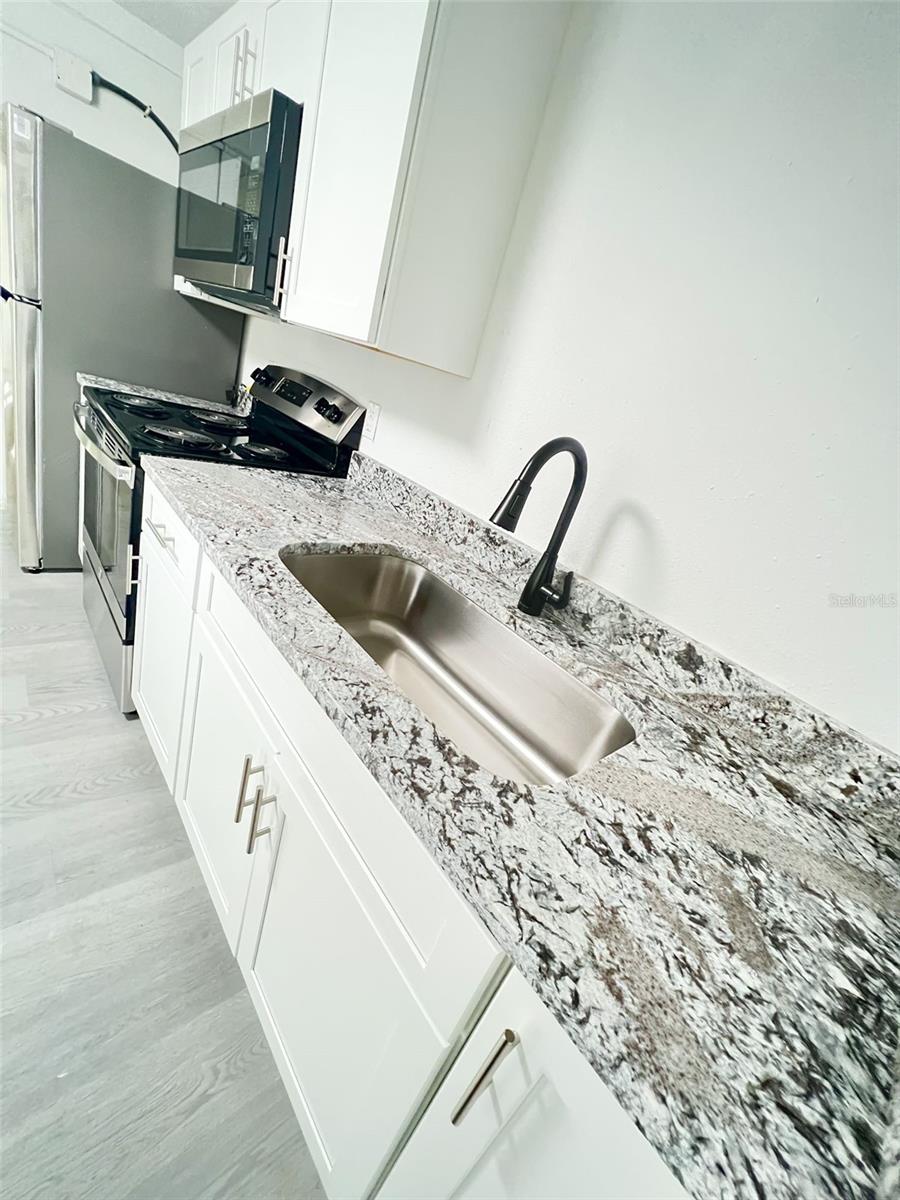 Image 21 of 36 For 205 Grove Street