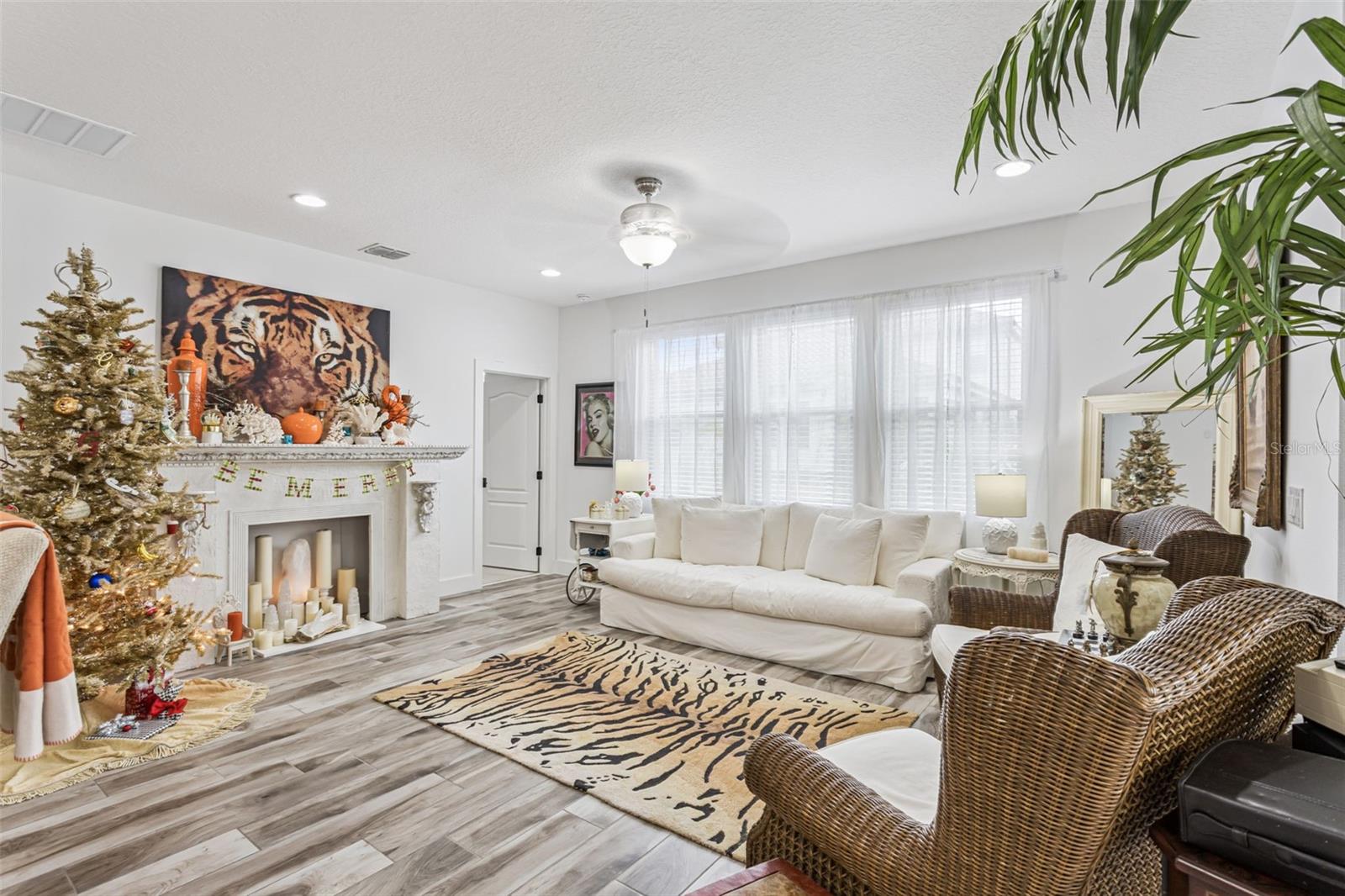 Image 8 of 32 For 219 Lugano Way