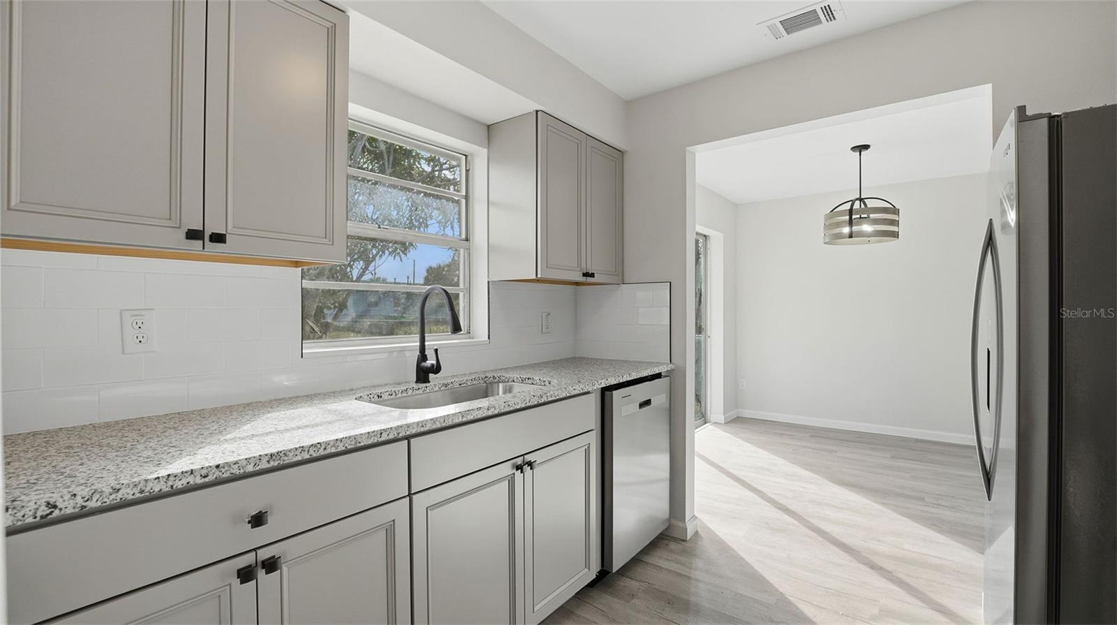 Image 10 of 28 For 2180 Fairlane Drive