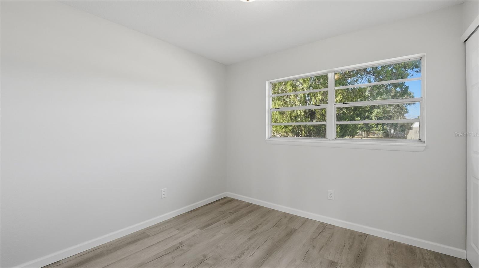 Image 17 of 28 For 2180 Fairlane Drive