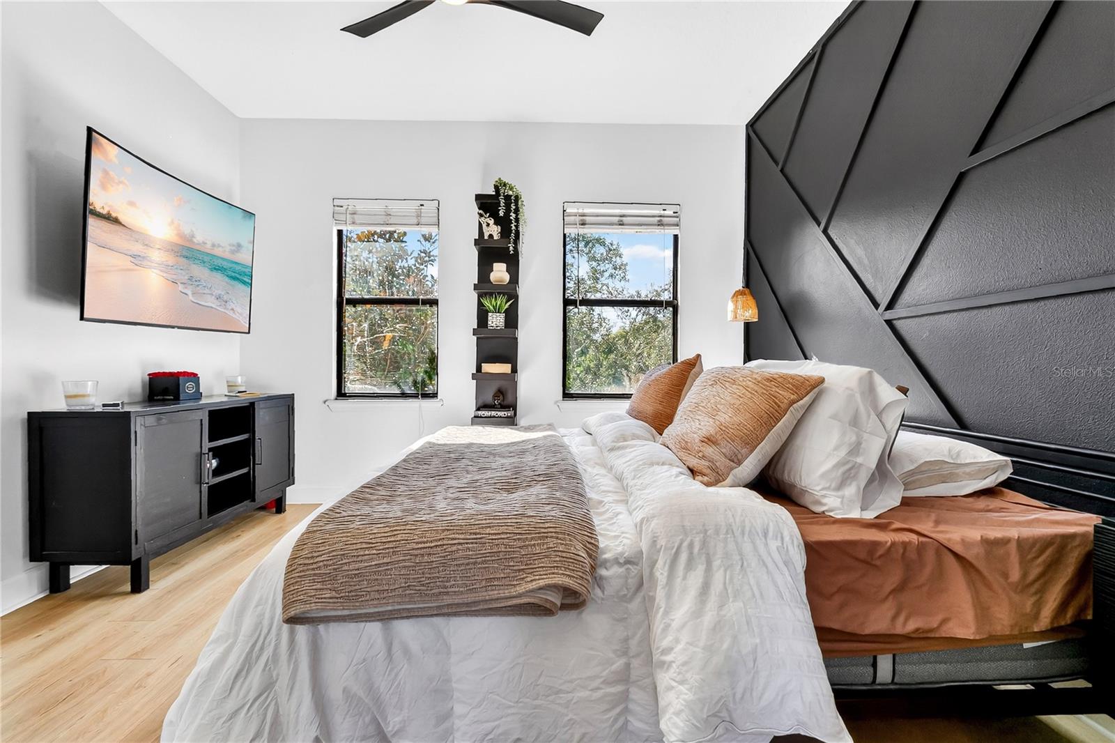 Image 11 of 39 For 548 Copley Lane