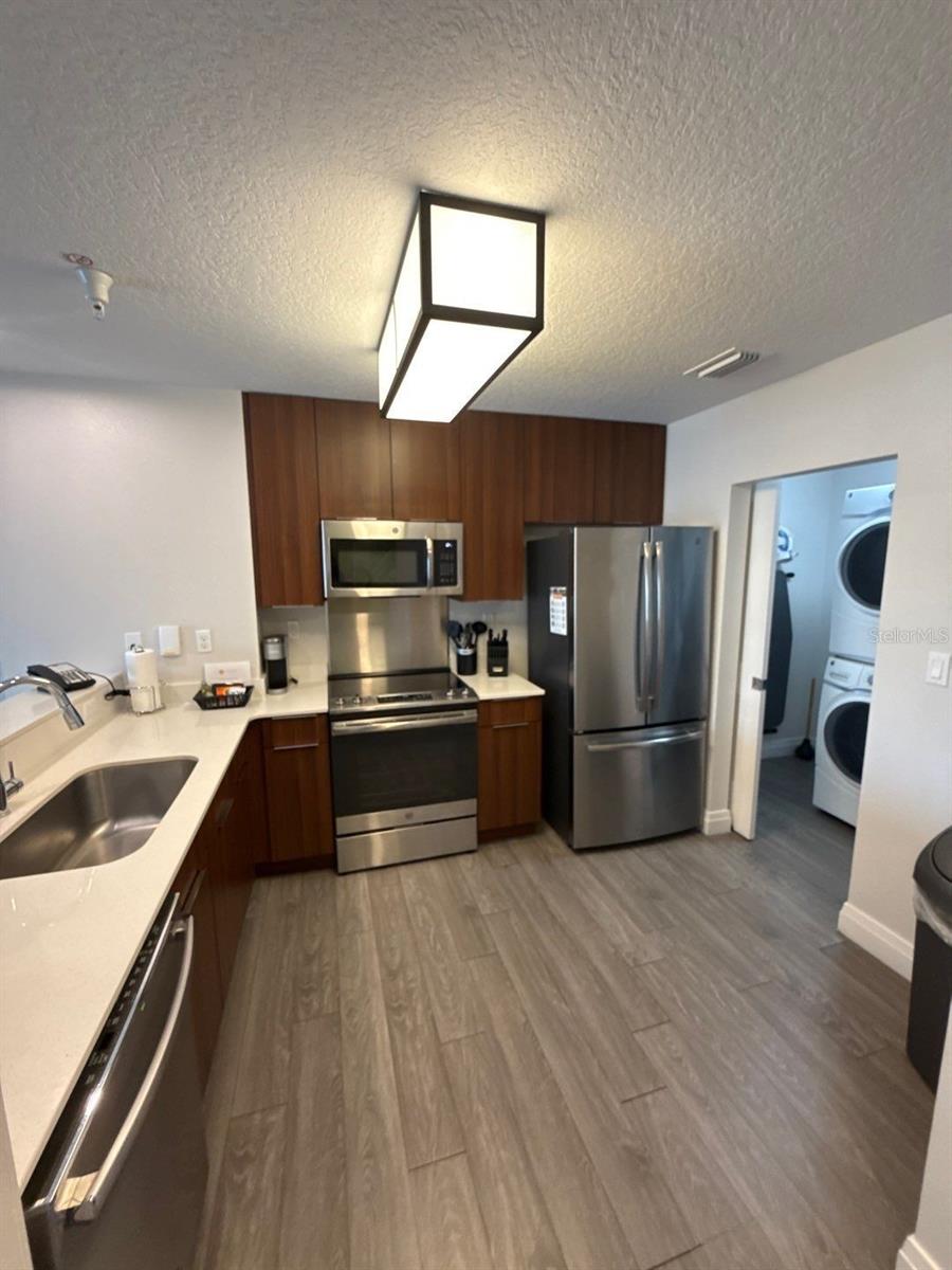 Image 11 of 23 For 14501 Grove Resort Avenue 2604