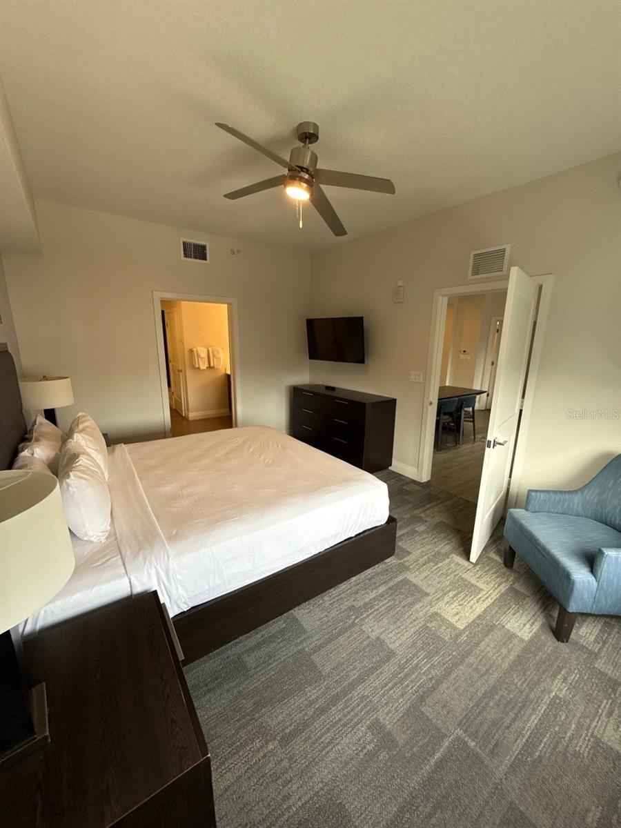 Image 12 of 23 For 14501 Grove Resort Avenue 2604