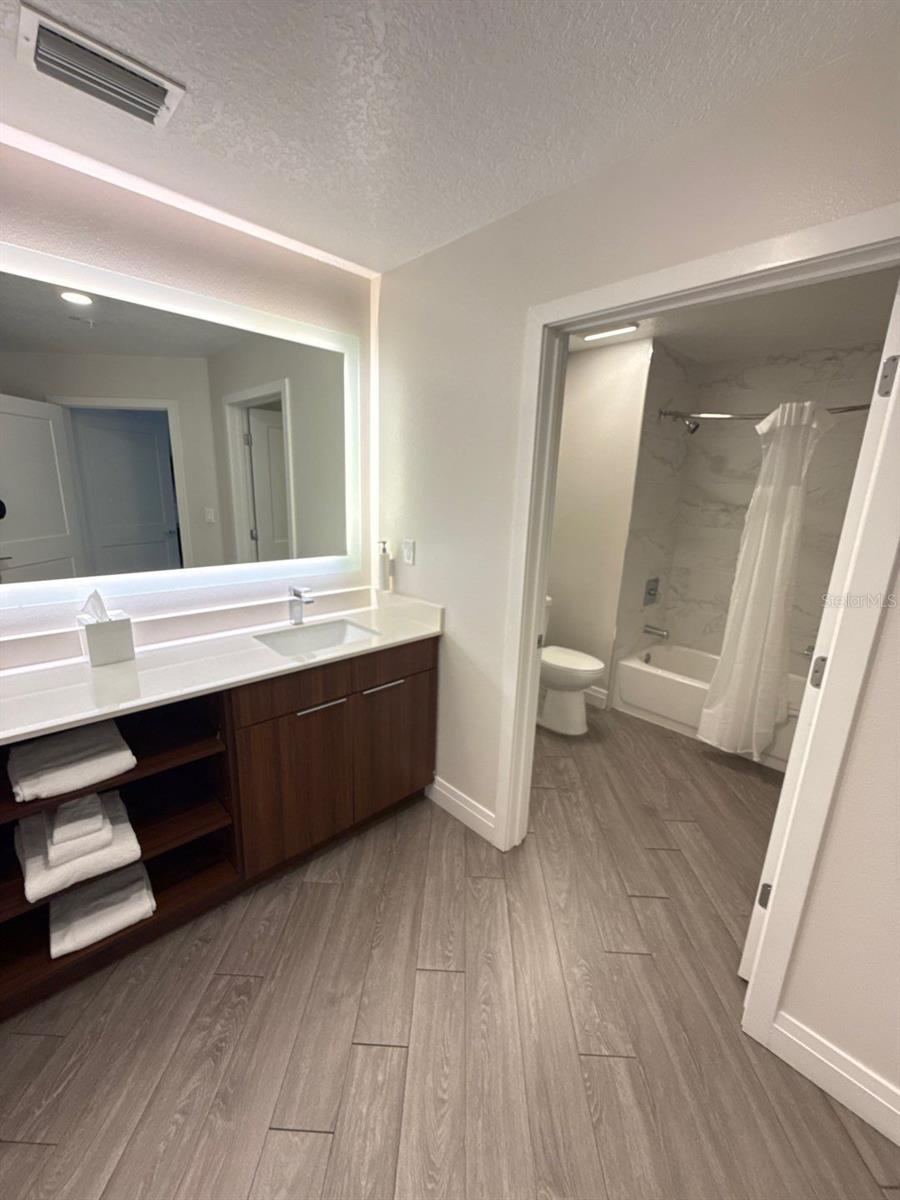 Image 19 of 23 For 14501 Grove Resort Avenue 2604