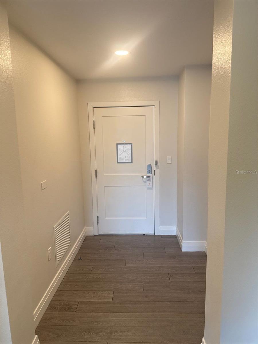 Image 7 of 23 For 14501 Grove Resort Avenue 2604