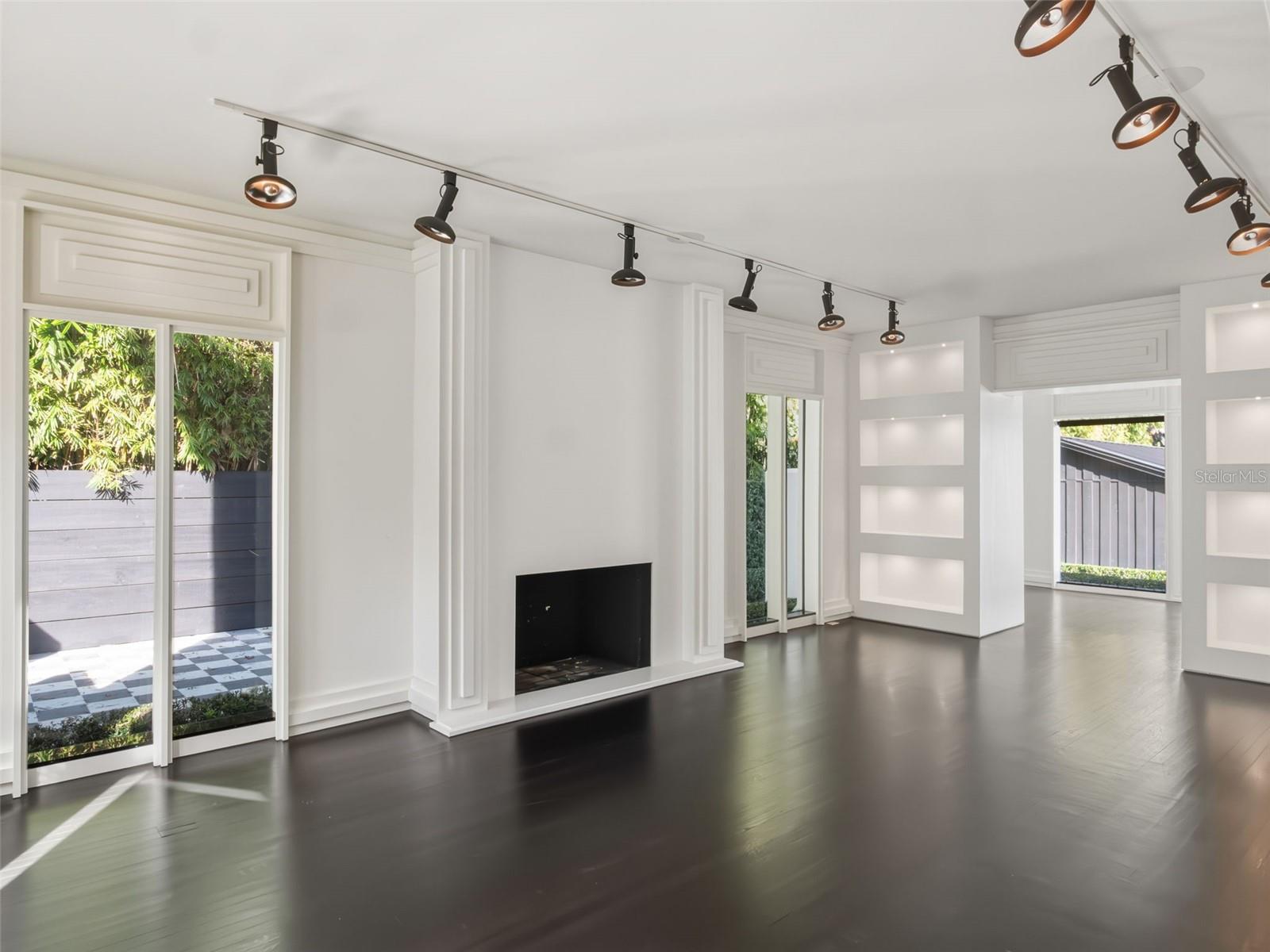 Image 12 of 53 For 1336 College Point