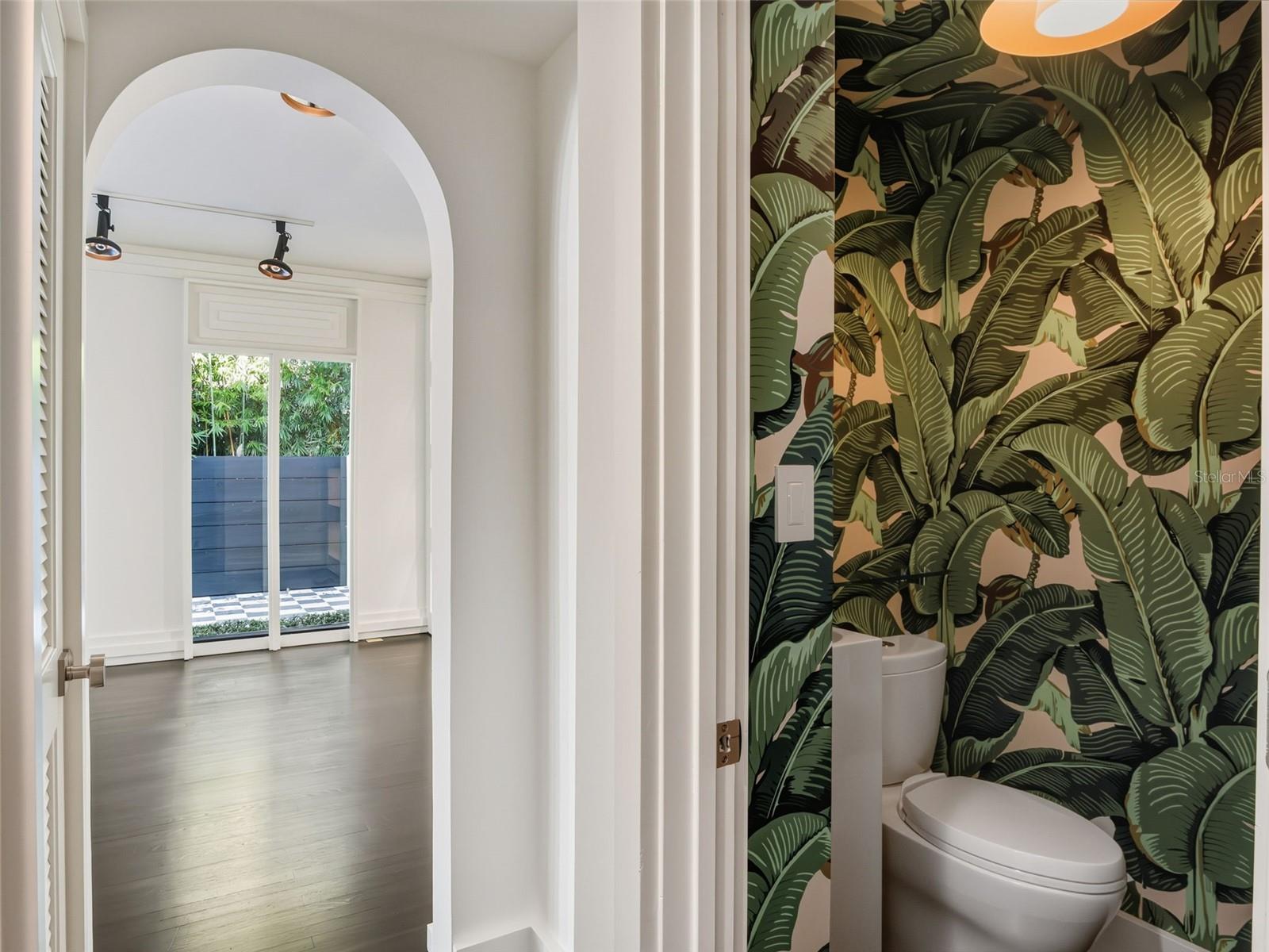 Image 17 of 53 For 1336 College Point