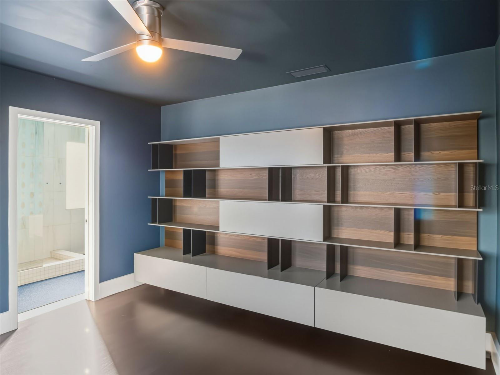 Image 26 of 53 For 1336 College Point