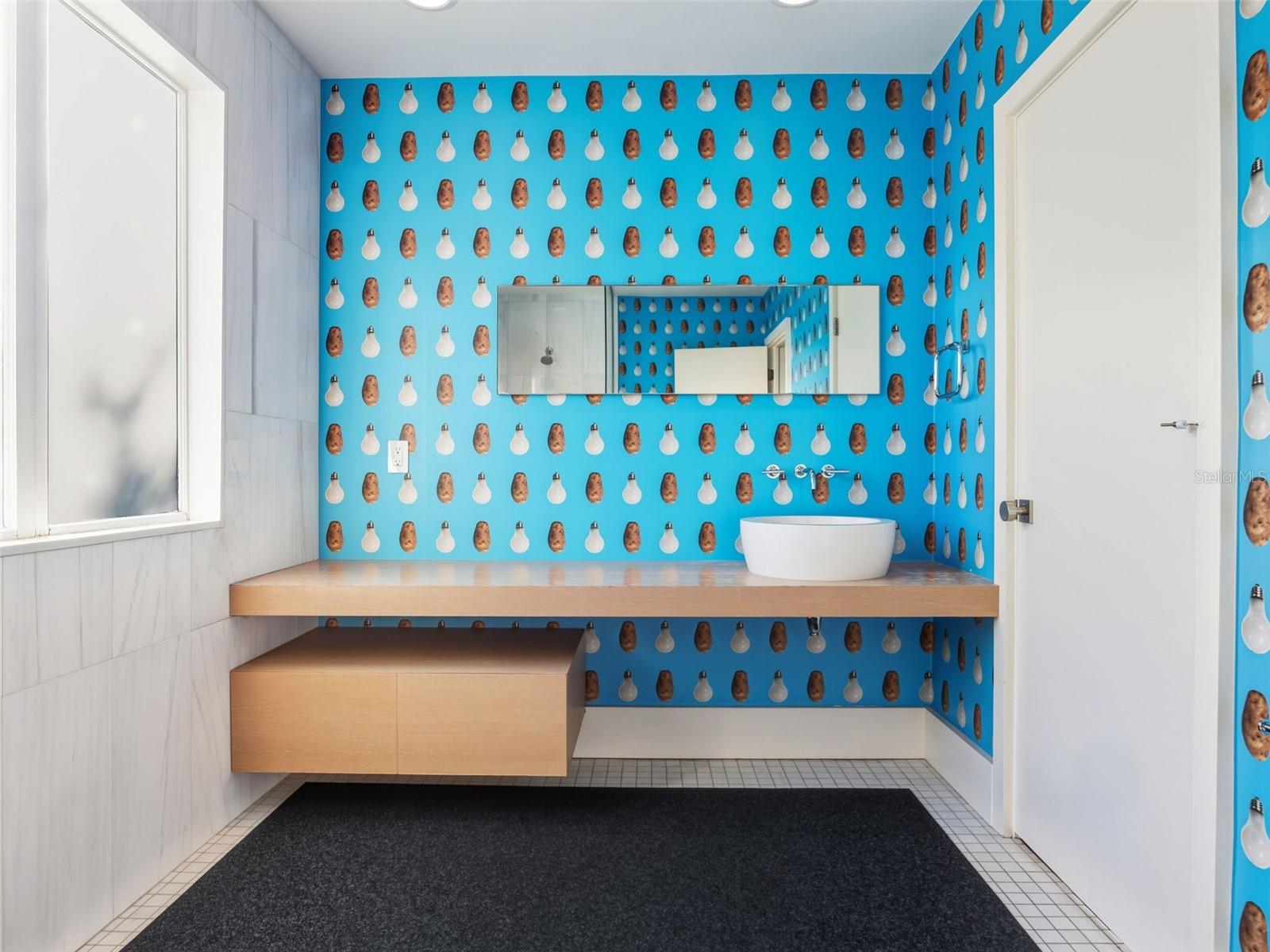 Image 28 of 53 For 1336 College Point