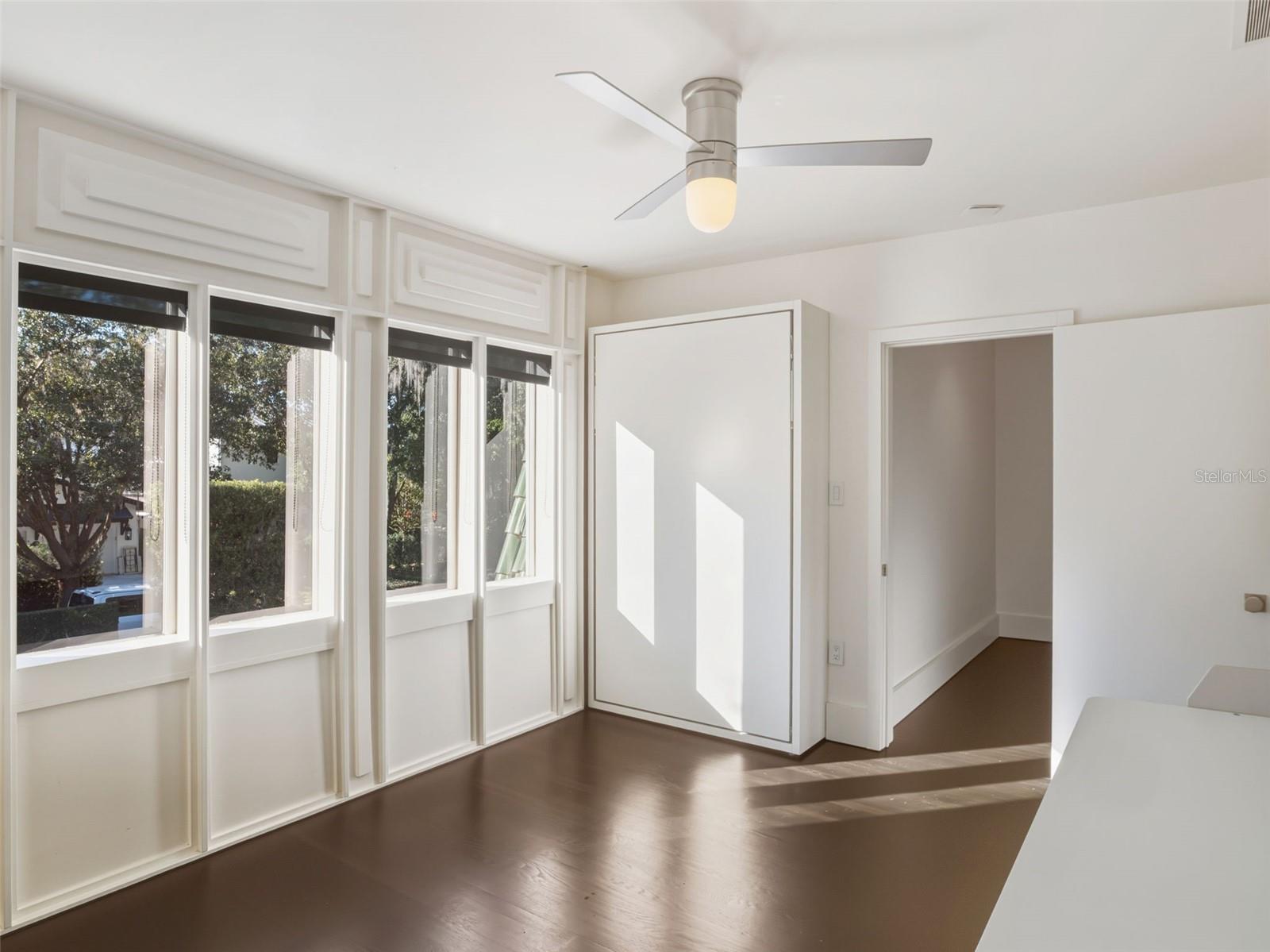 Image 30 of 53 For 1336 College Point