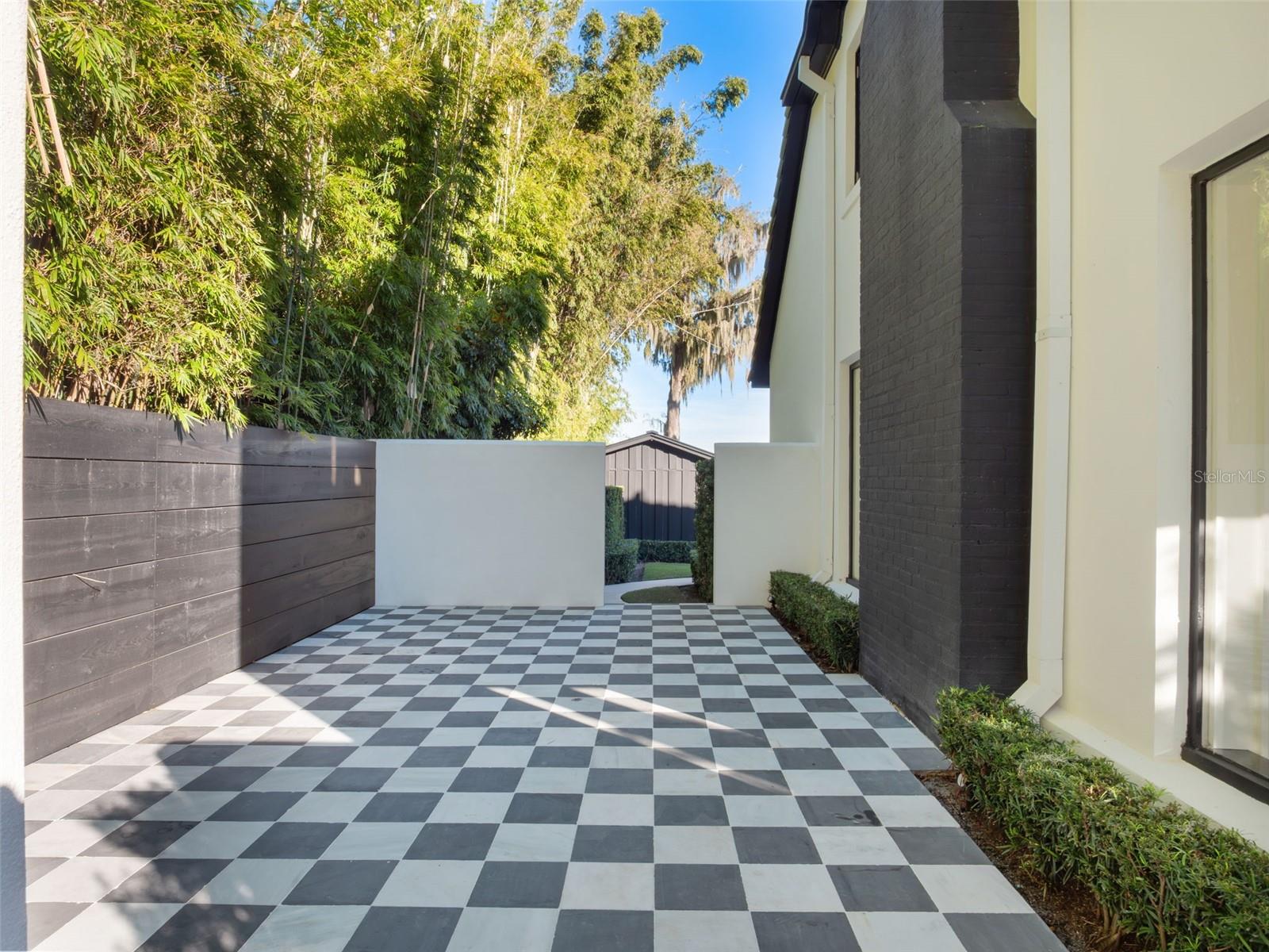 Image 36 of 53 For 1336 College Point