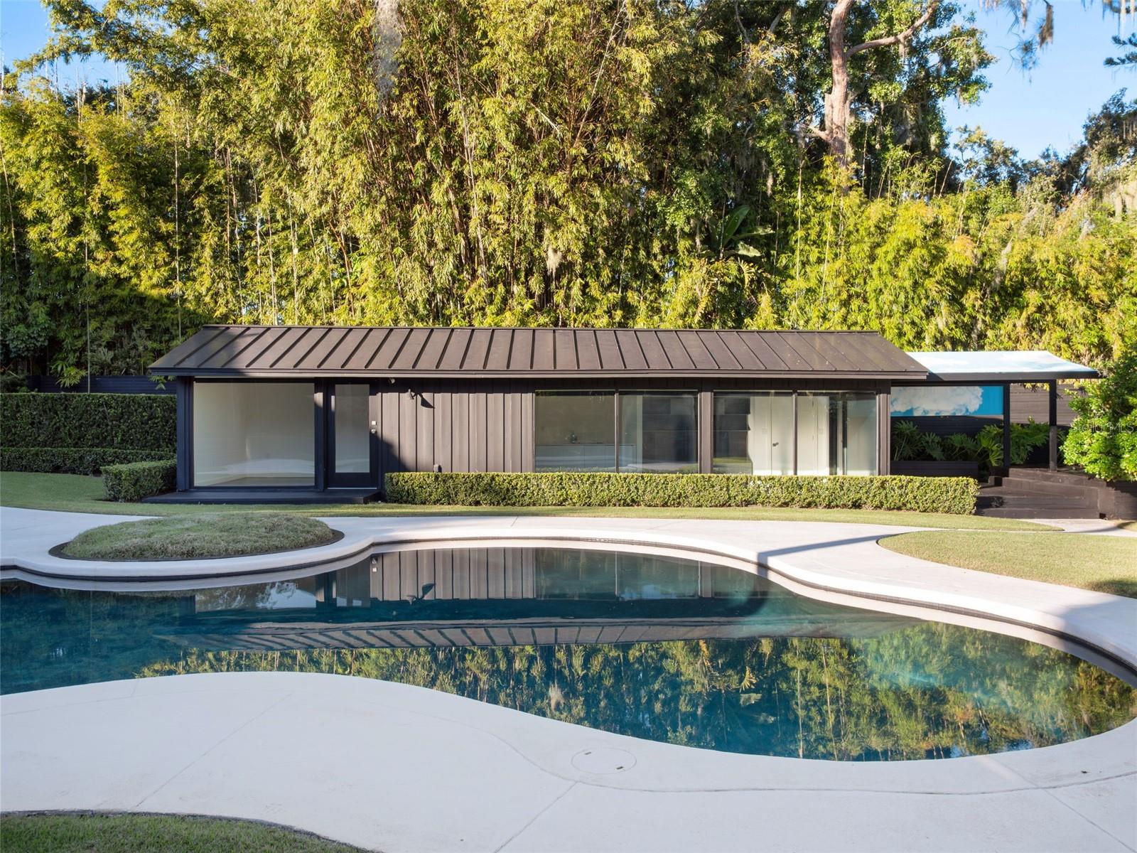 Image 39 of 53 For 1336 College Point