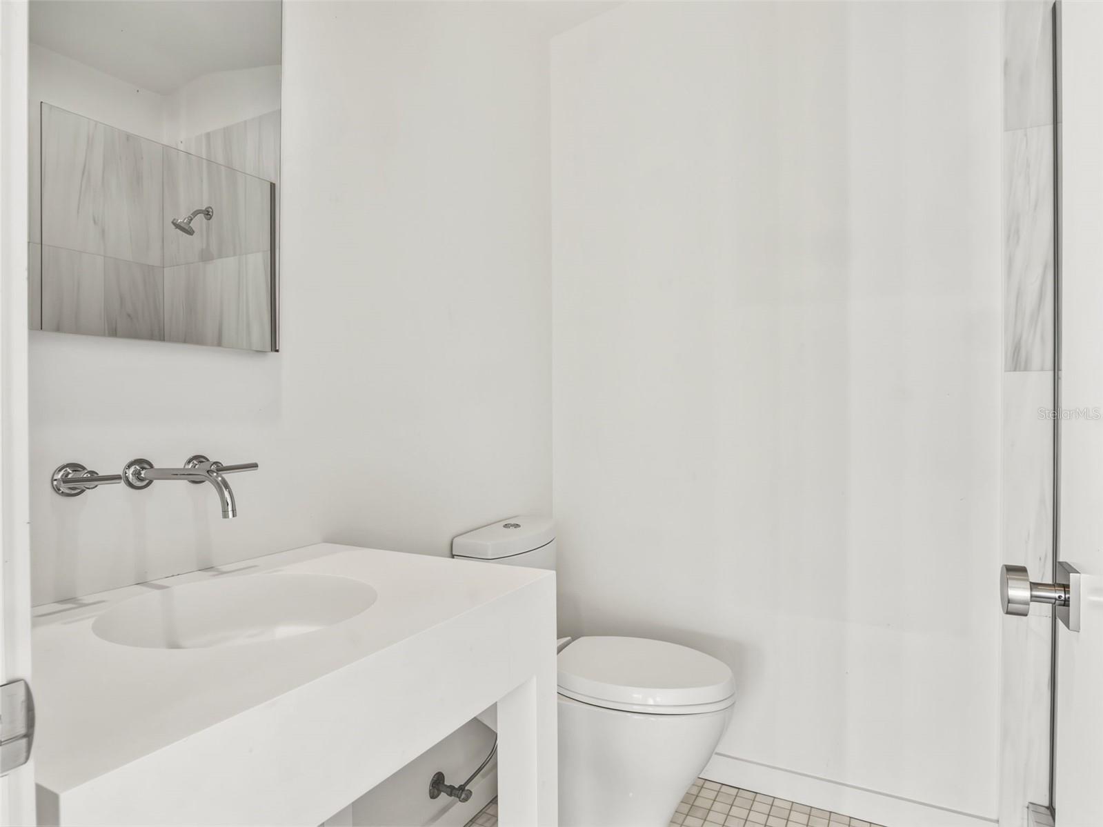 Image 42 of 53 For 1336 College Point