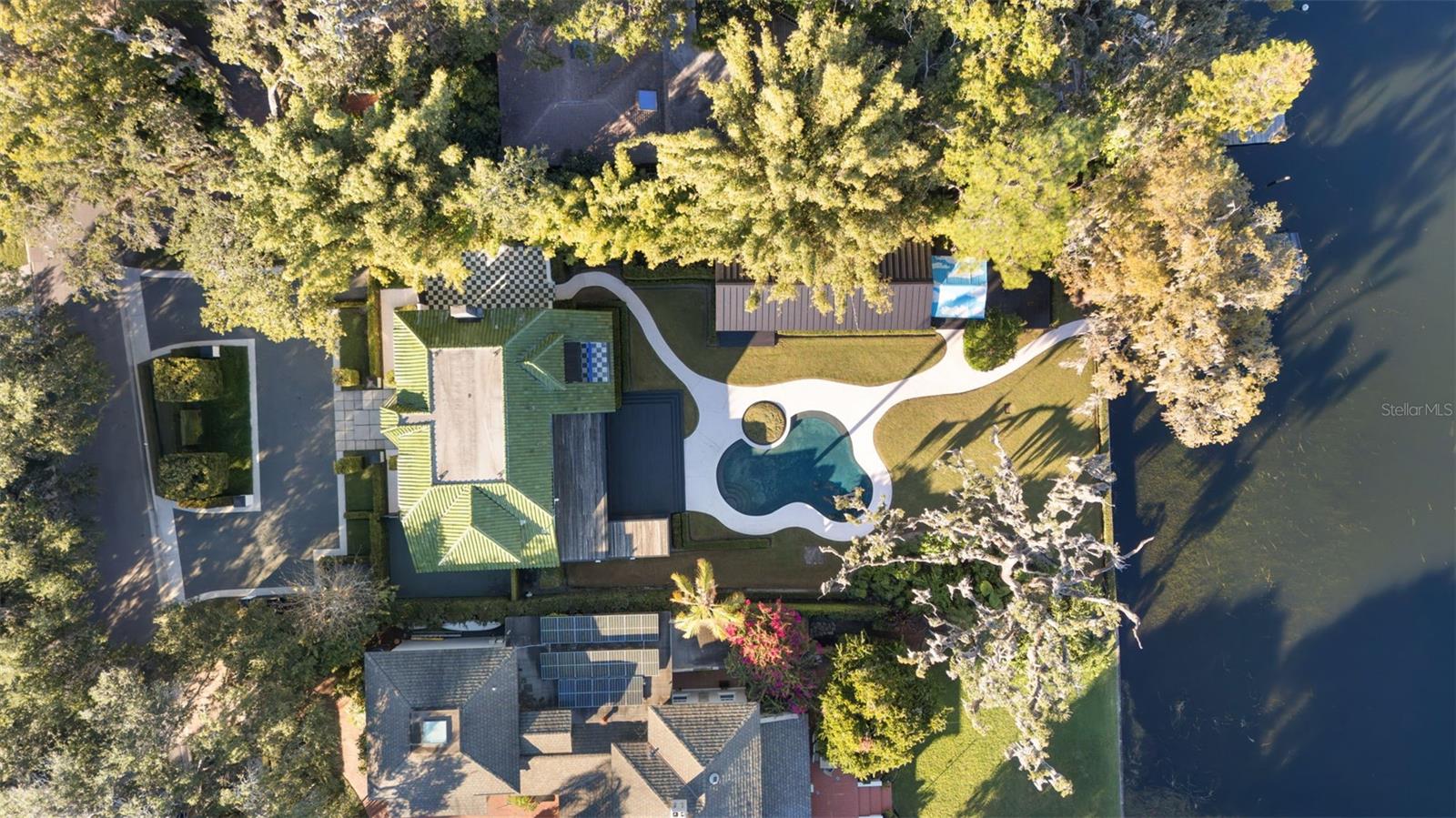 Image 46 of 53 For 1336 College Point