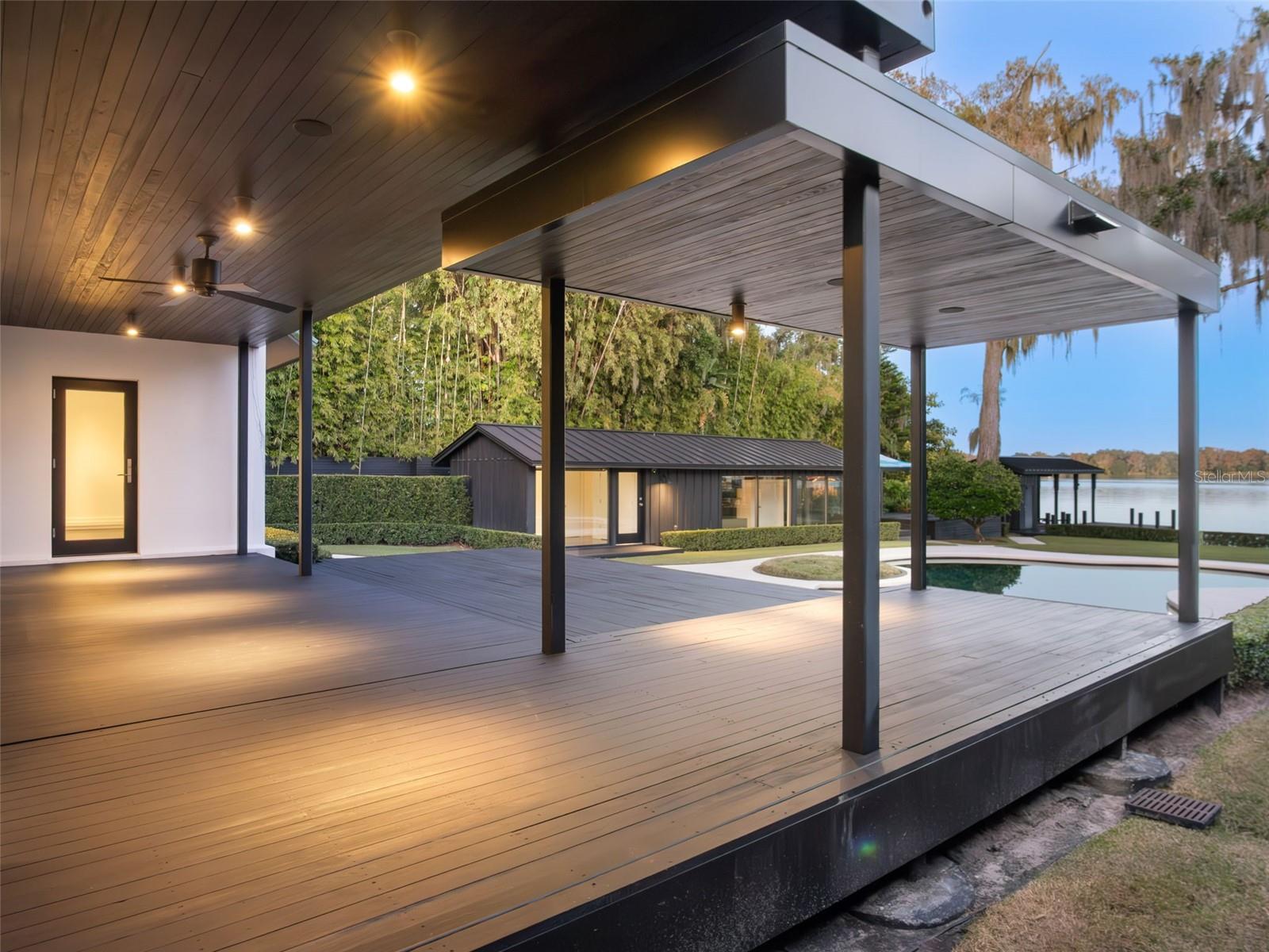 Image 51 of 53 For 1336 College Point