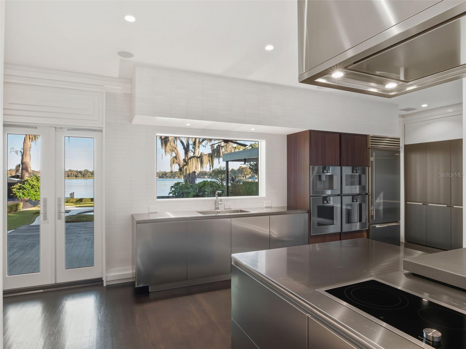 Image 7 of 53 For 1336 College Point