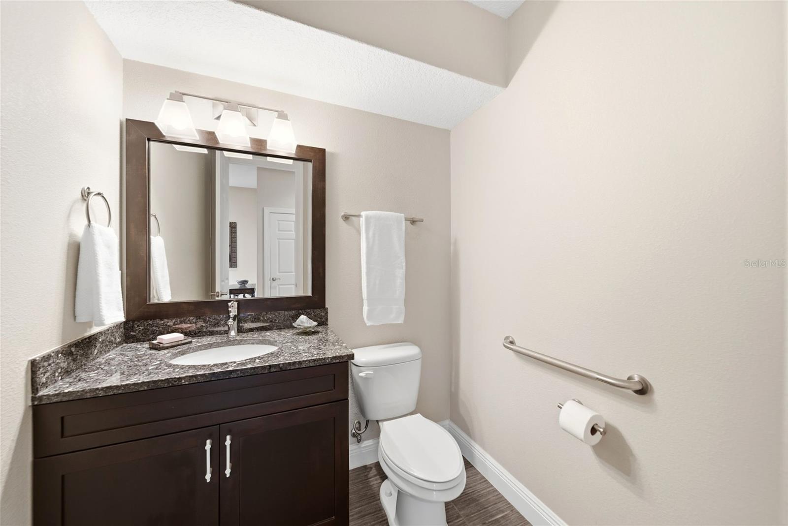 Image 12 of 31 For 1360 Congressional Court