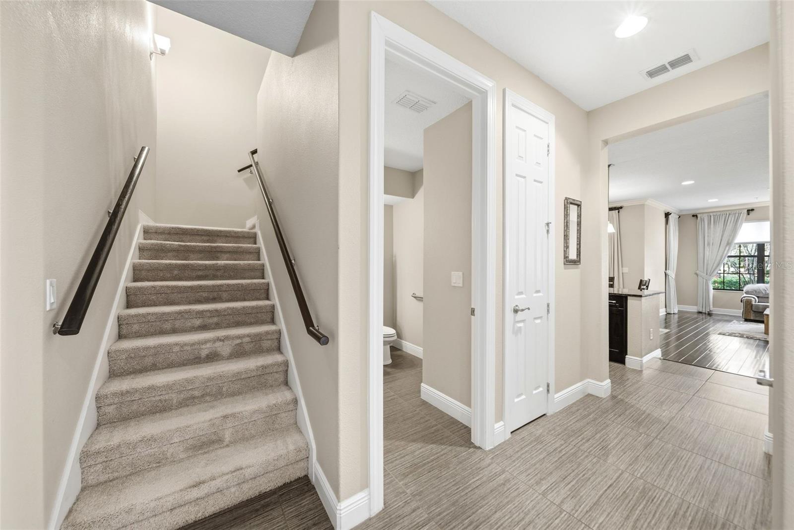 Image 13 of 31 For 1360 Congressional Court